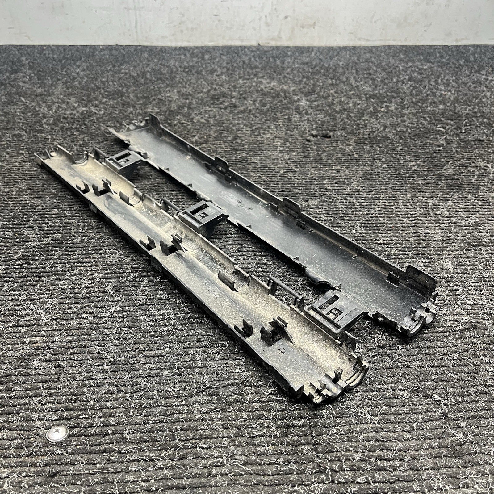 ☑️ 07-13 BMW 335i E92 E90 E93 Over Engine Upper Cable Duct Cover Channel 7532269