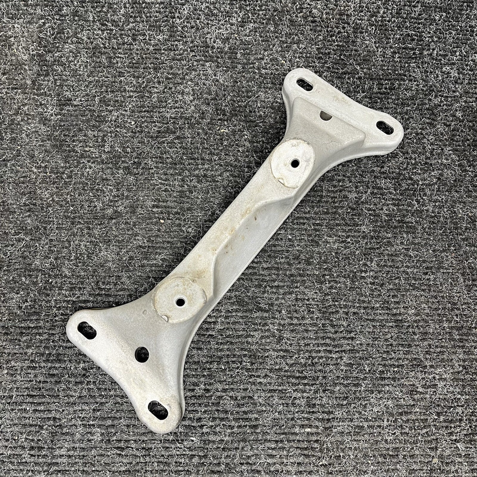 ☑️ 99-03 BMW E46 323i 325i 328i 330i MANUAL GEARBOX TRANSMISSION SUPPORT BRACKET