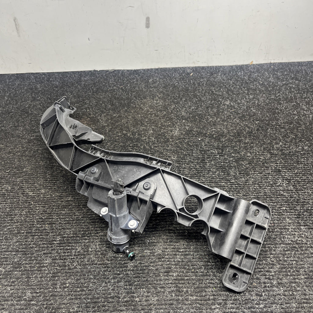 ☑️ 08-13 BMW E82 E88 135 Right Passenger Headlight Arm Bracket Mount