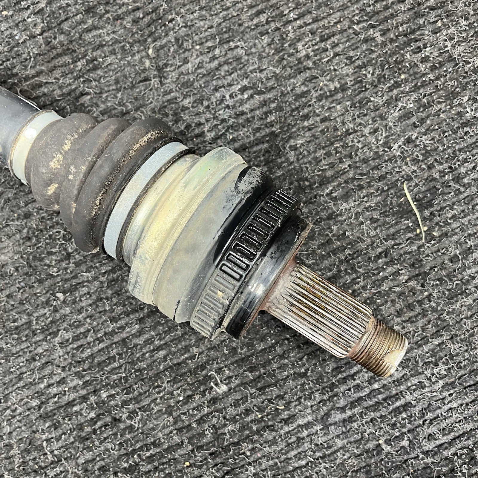☑️ 2008-2013 BMW 128i 328i Right Rear Axle Shaft CV Joint 33217537716 OEM