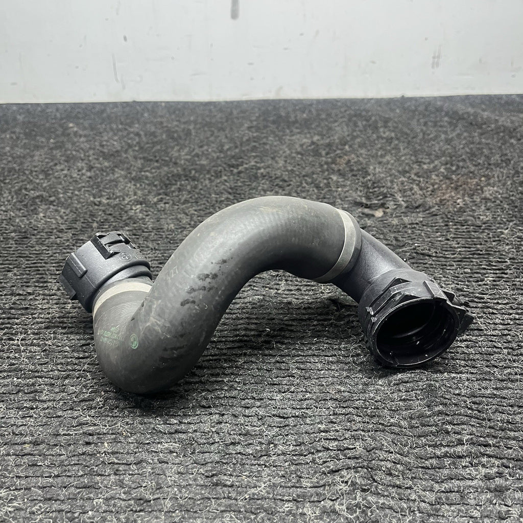 ☑️ 08-13 BMW E90 E82 Front Radiator Lower Coolant Inlet Hose Pipe 7532493 OEM