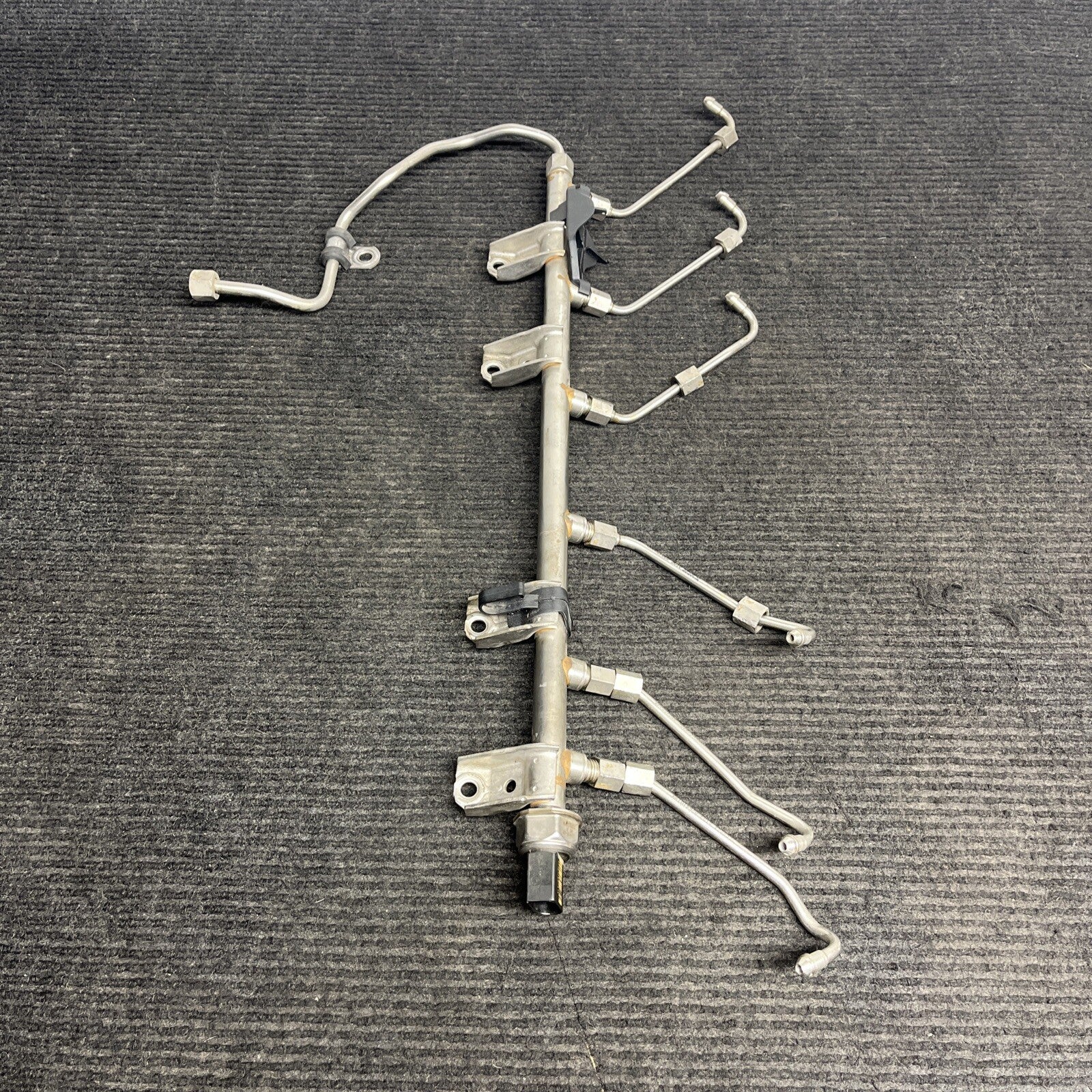 ☑️ BMW E88 E92 E60 135 335 535 N54 Engine High Pressure Fuel Rail Line Unit OEM