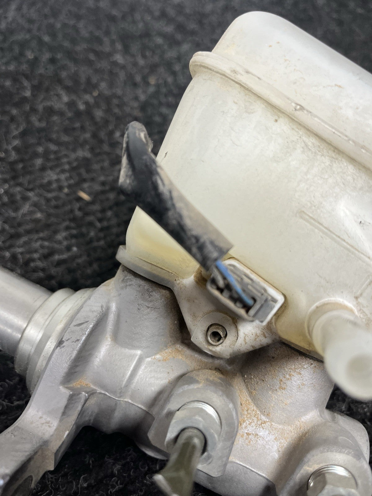 ☑️ 2015-2019 Subaru WRX STI Brake Master Cylinder Reservoir OEM 15-19