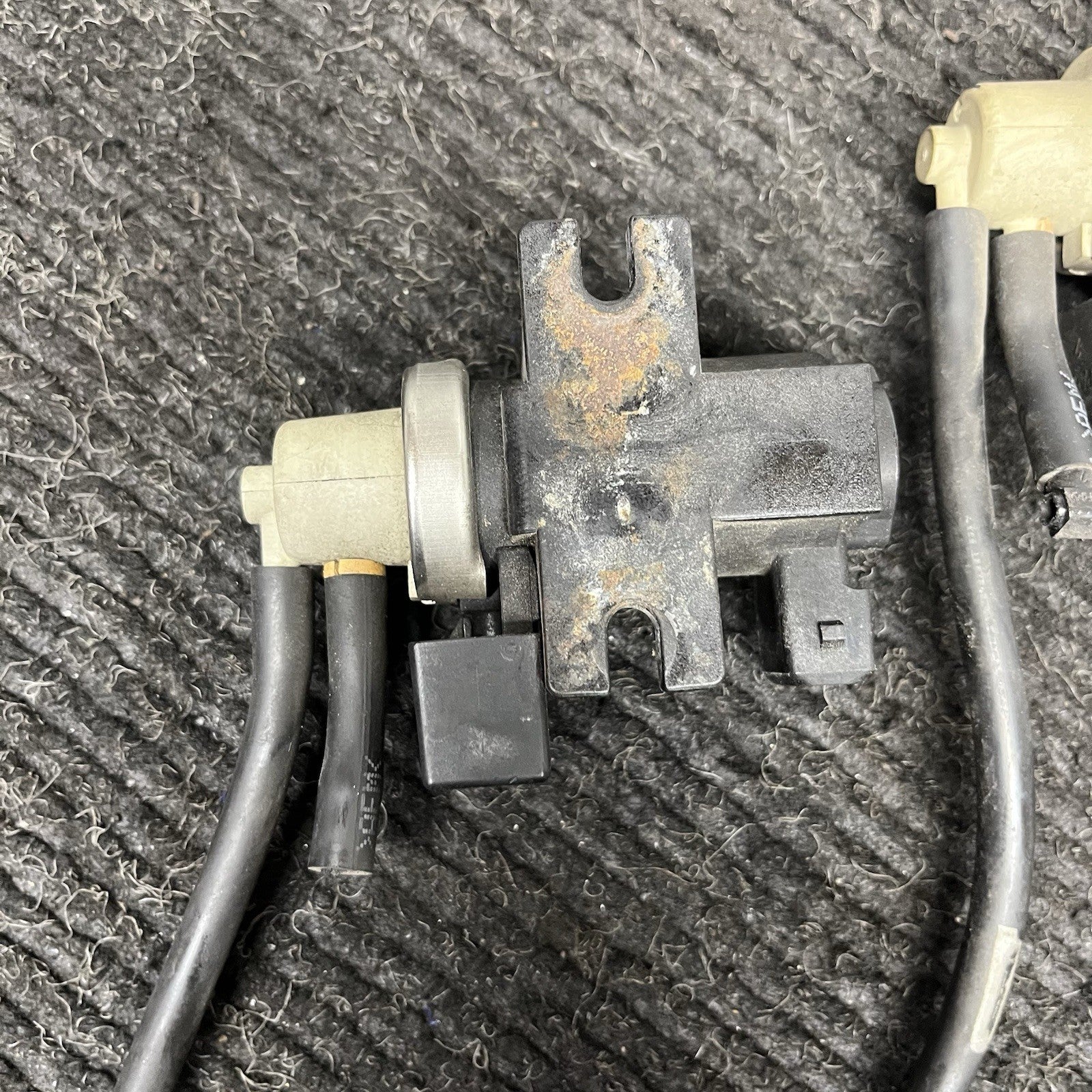 ☑️ 06-13 OEM BMW E90 E92 N54 Turbo Charger Air Pressure Boost Solenoid Valve SET