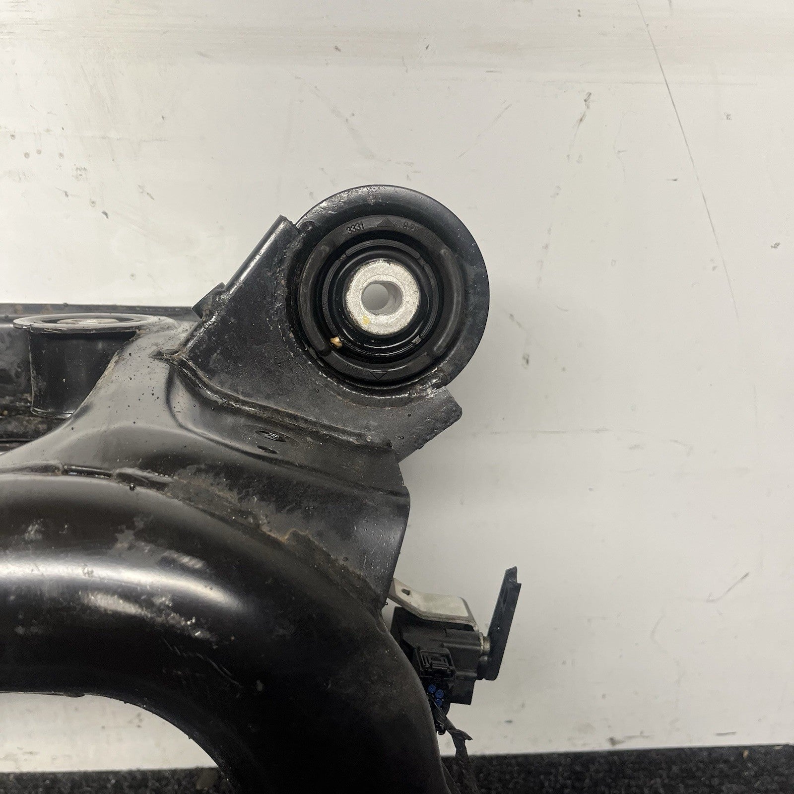 ☑️ 2003-2008 BMW E85 Z4 Convertible Rear Axle Subframe Crossmember Carrier OEM