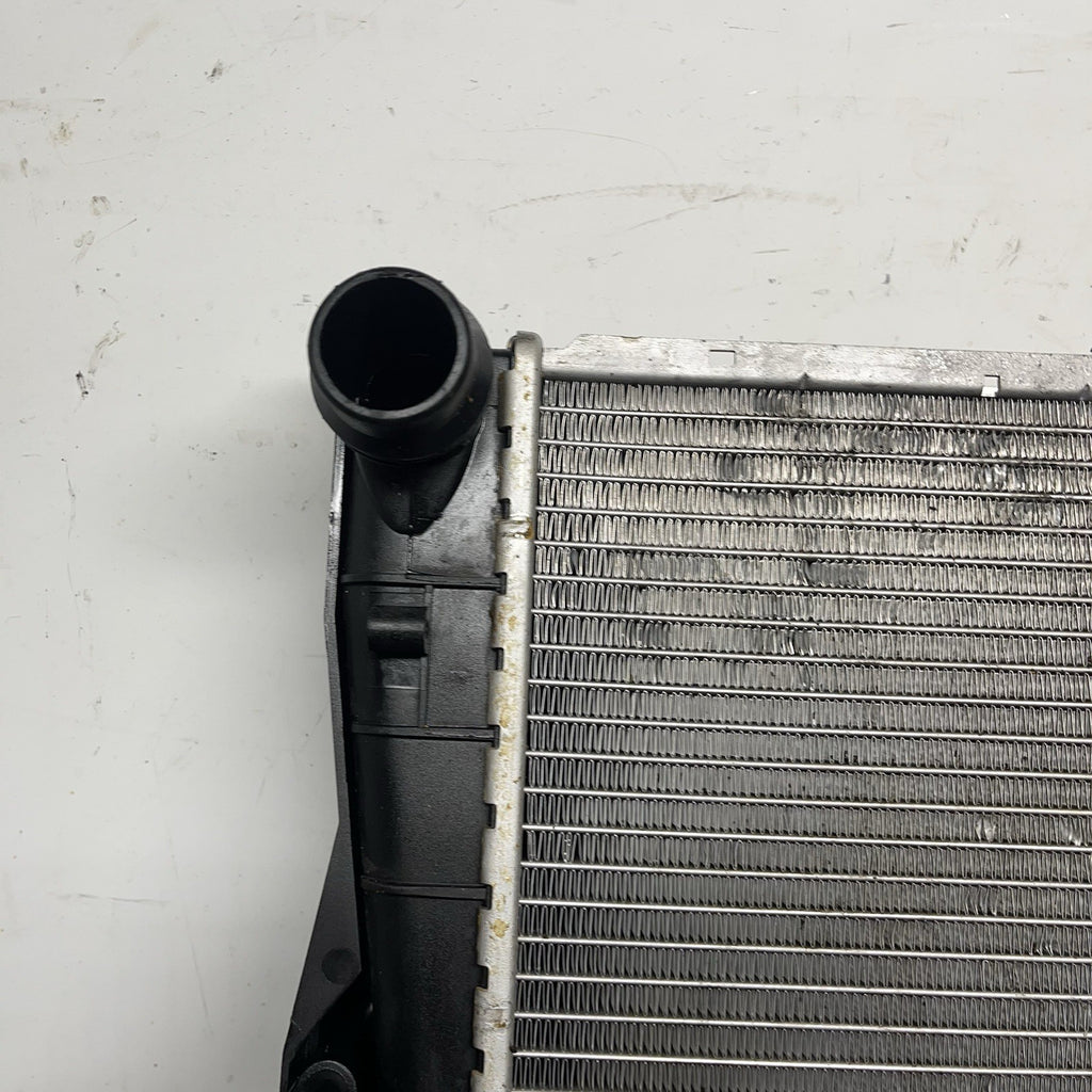 ☑️ BMW 330i 325i 323i E46 Engine Cooling Radiator 3.0L 6 Cylinder Fits 2001-2006