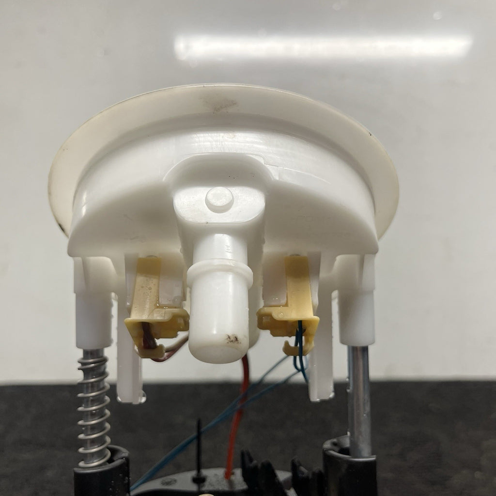 ☑️ 06-13 BMW E82 E88 E90 E91 E92 E93 135I 335I Fuel Pump OEM