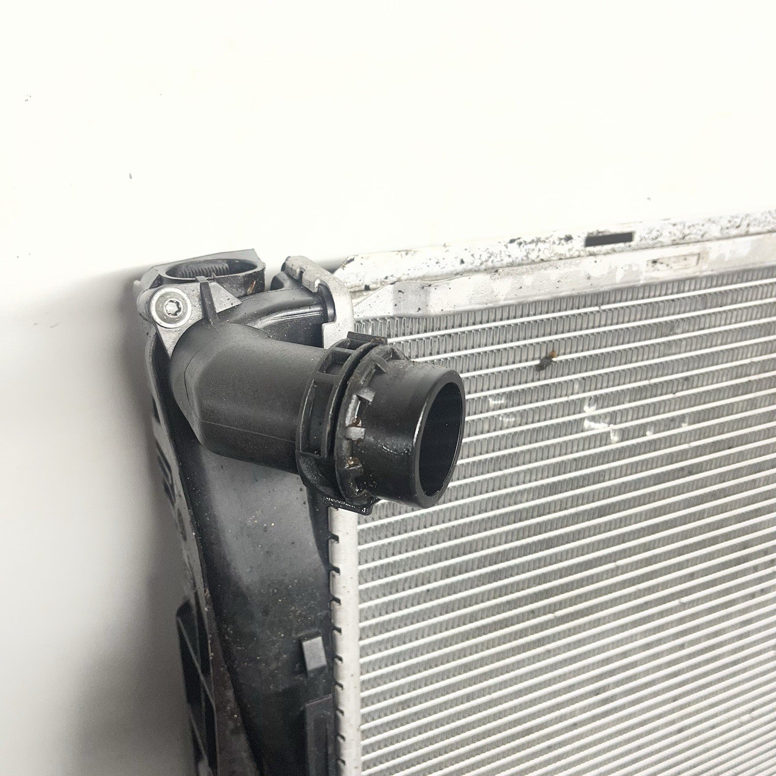 ☑️BMW E93 E92 E90 E82 328I N52 Engine Radiator Ac Condenser Assembly OEM