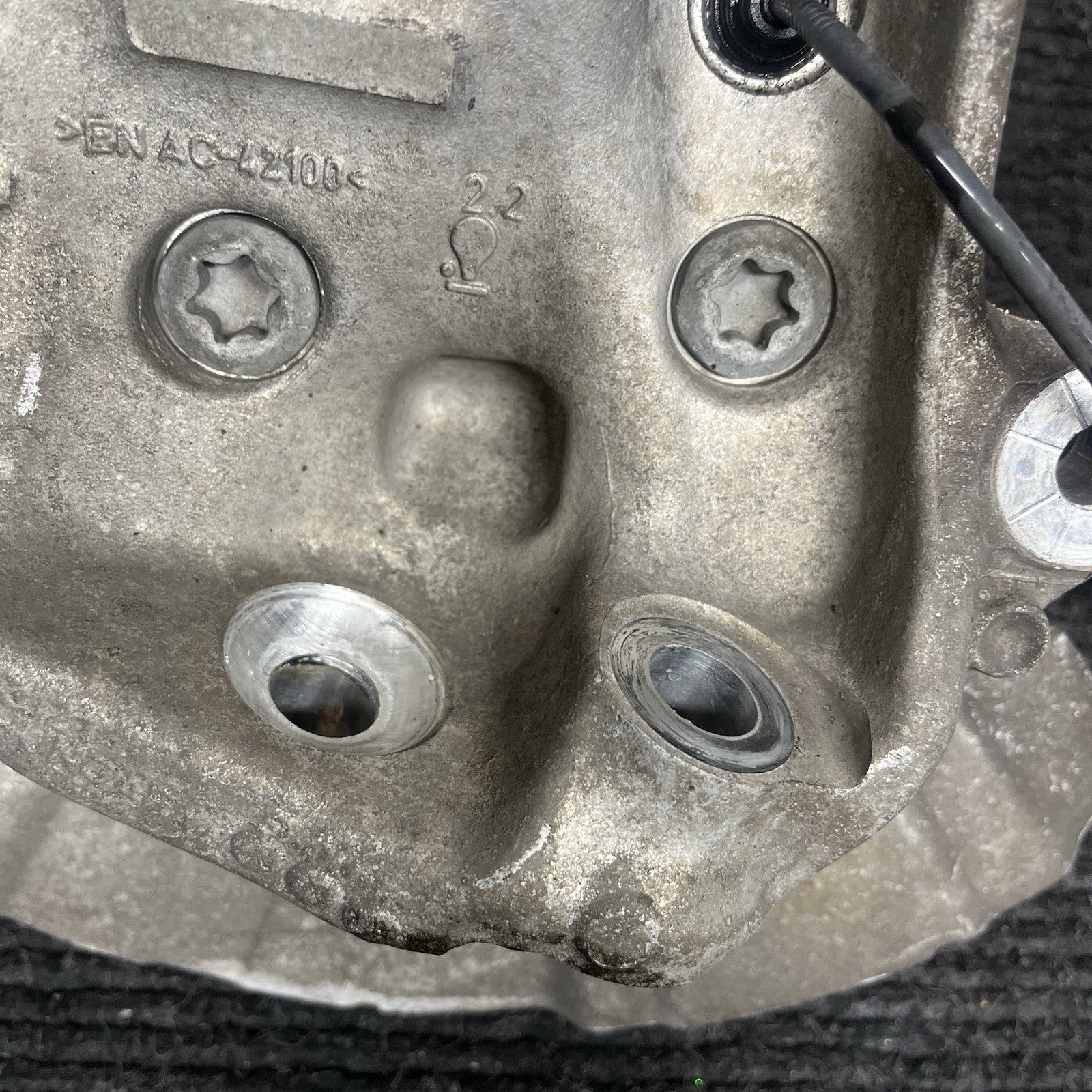 ☑️ 14-17 BMW F22 F23 M235i Front Right Passenger Spindle Knuckle Hub RWD OEM