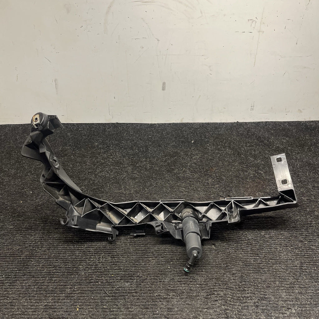 ☑️ 09-11 BMW E90 E91 LCI Front Left Driver Headlight Arm Bracket Mount Plastic