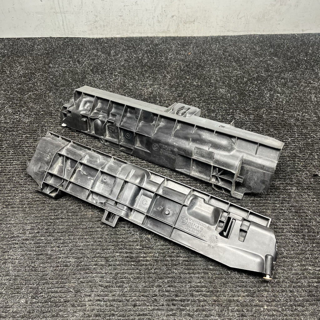 ☑️07-13 OEM BMW E82 E88 E90 E92 E93 335 Front Radiator Bracket Pair Left Right
