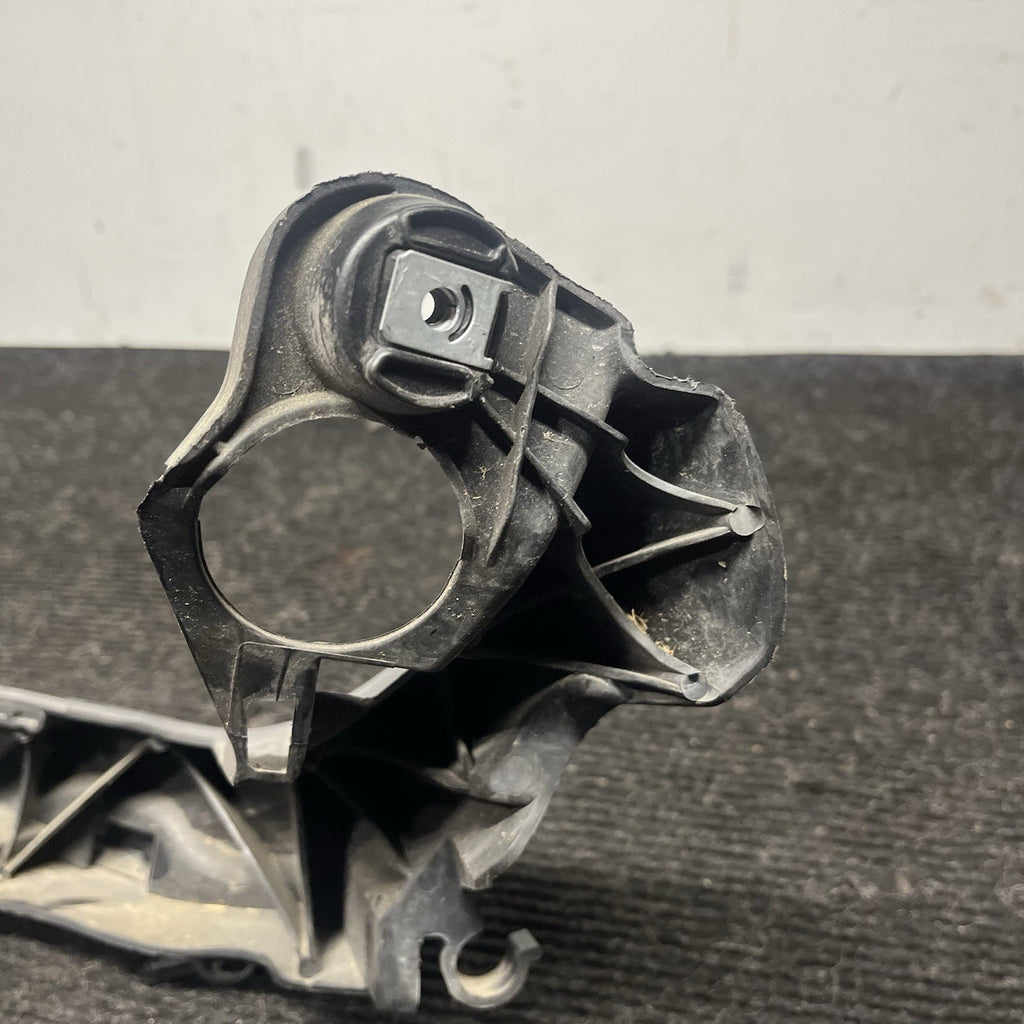 ☑️ 07-10 OEM BMW E92 E93 328 335 Right Passenger Headlight Bracket Carrier Mount