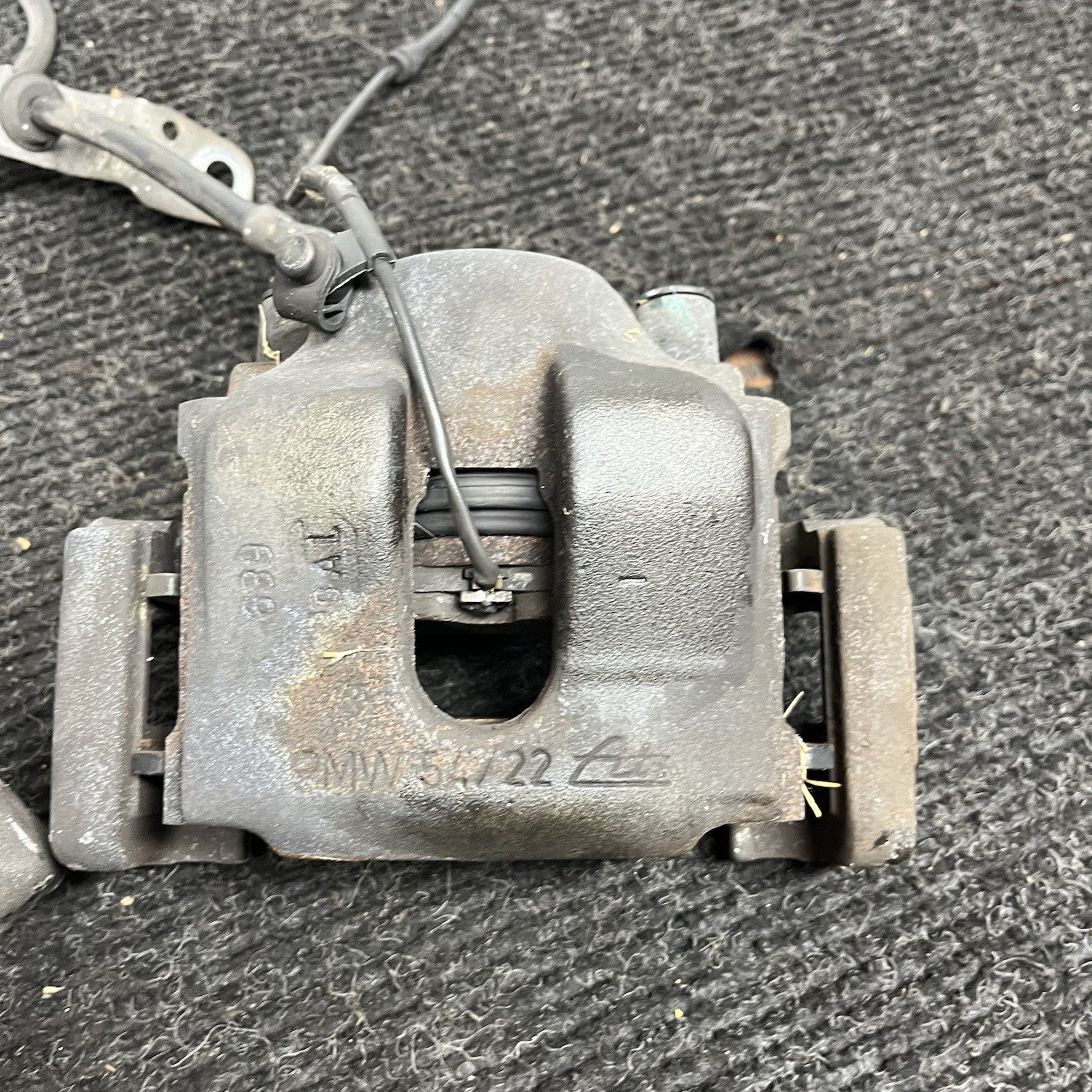 ☑️ 03-05 BMW E85 Z4 RWD SET OF 2 FRONT LEFT & RIGHT BRAKE CALIPER OEM *NOTE*