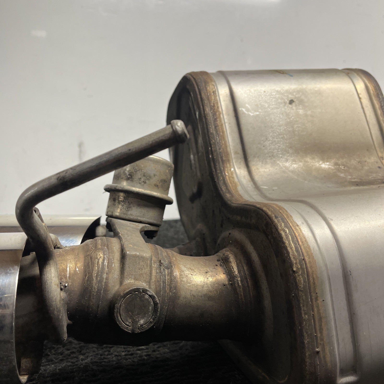 ☑️ 14-19 Ghibli 3.0L Motor Engine Passenger Side Right Exhaust Muffler OEM