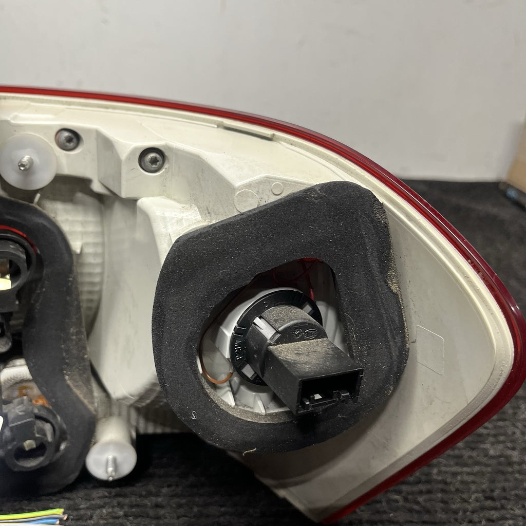 ☑️ 2011-2013 BMW 1-Series E82 E88 135i LCI Left Driver Side LED Tail Light OEM