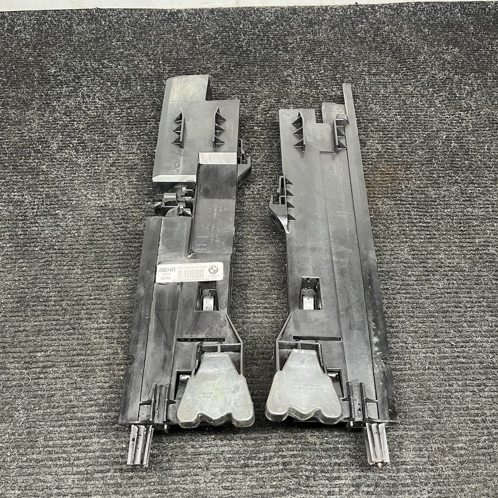 ☑️ BMW OEM X5 X6 E71 E70 2007-13 RADIATOR FAN COVER HOUSING PLASTIC CARRIER PAIR