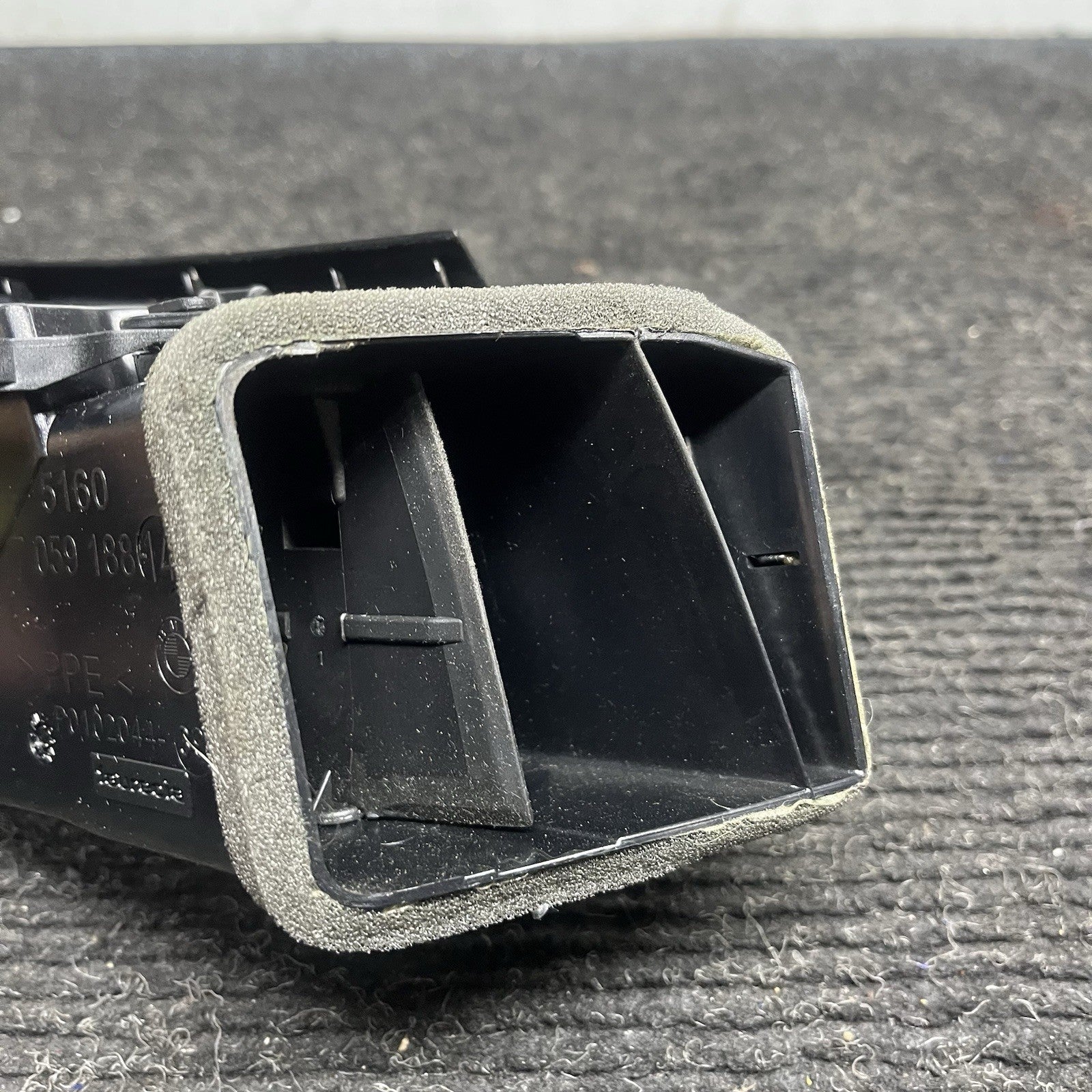 ☑️ 2008-2013 BMW 128i E82 E88 Front Right Side Dash AC A/C Air Vent 7059188 OEM