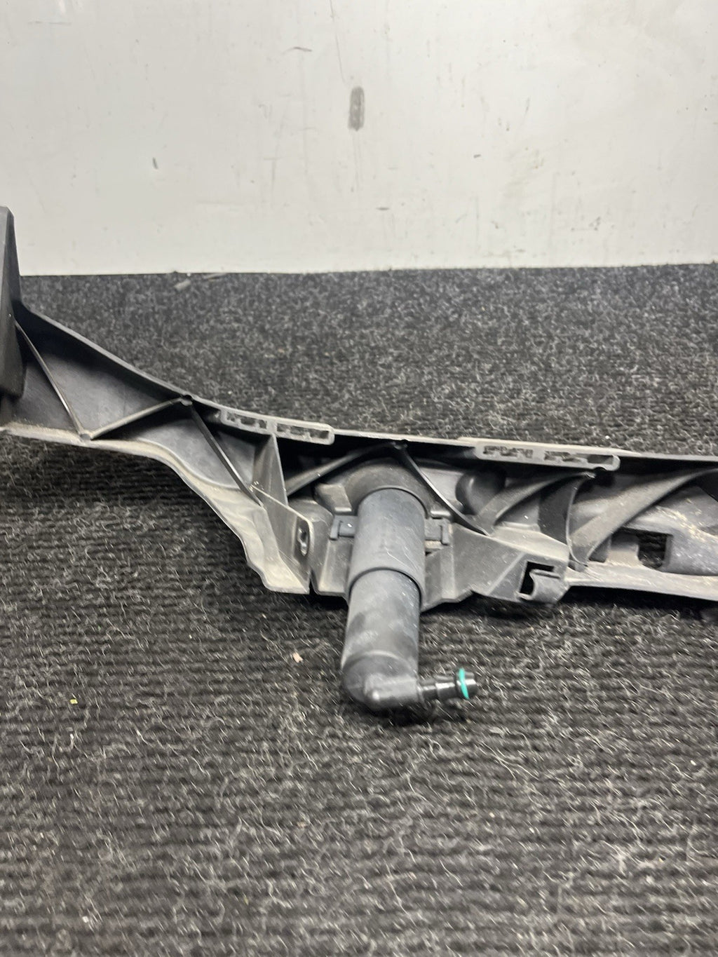 ☑️ 07-10 BMW E92/3 335 PreLci Front Right Passenger Headlight Arm Bracket Mount