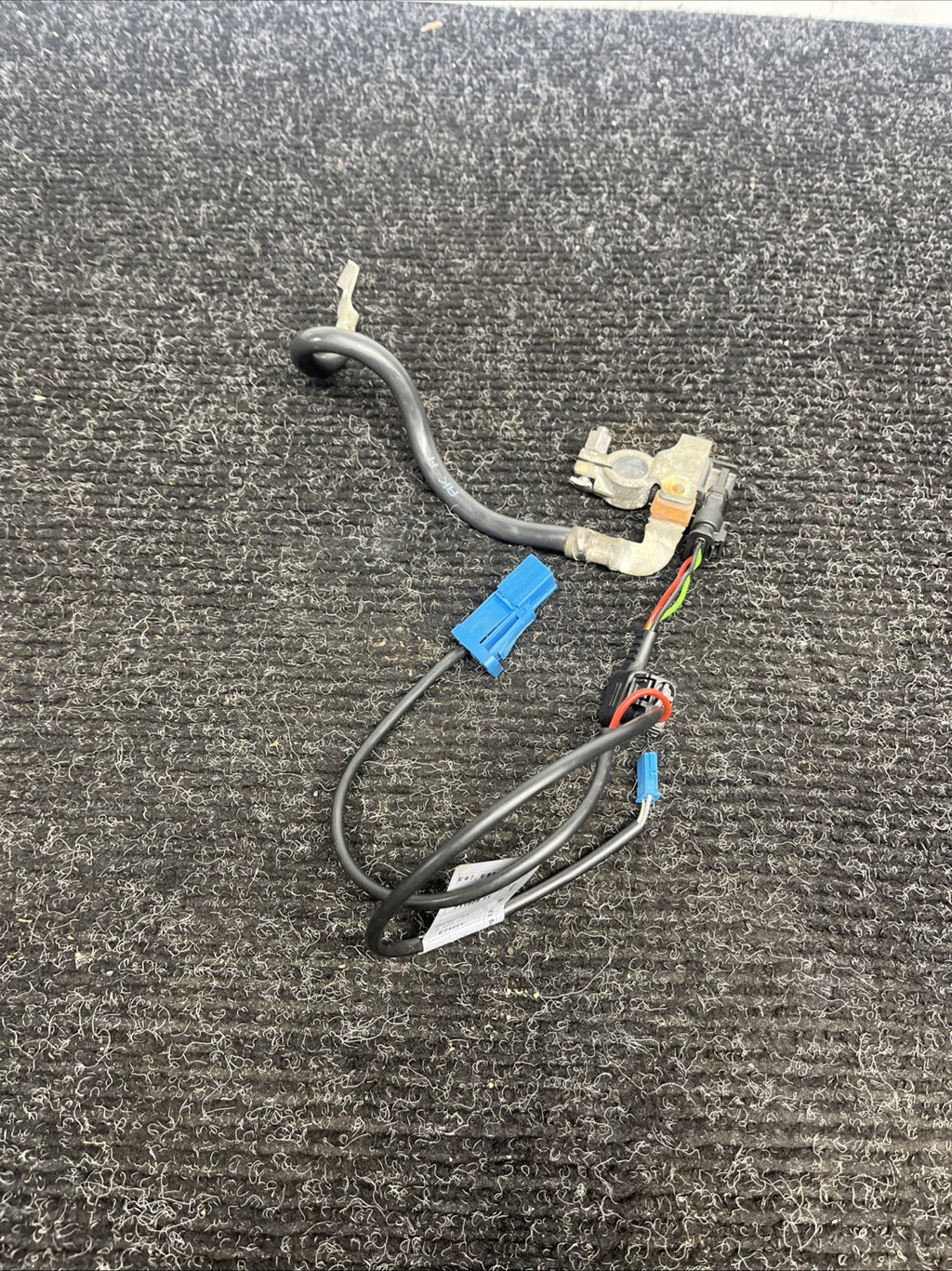 ☑️ BMW OEM E60 E61 E64 E70 545 535 550 M5 REAR TRUNK BATTERY NEGATIVE CABLE