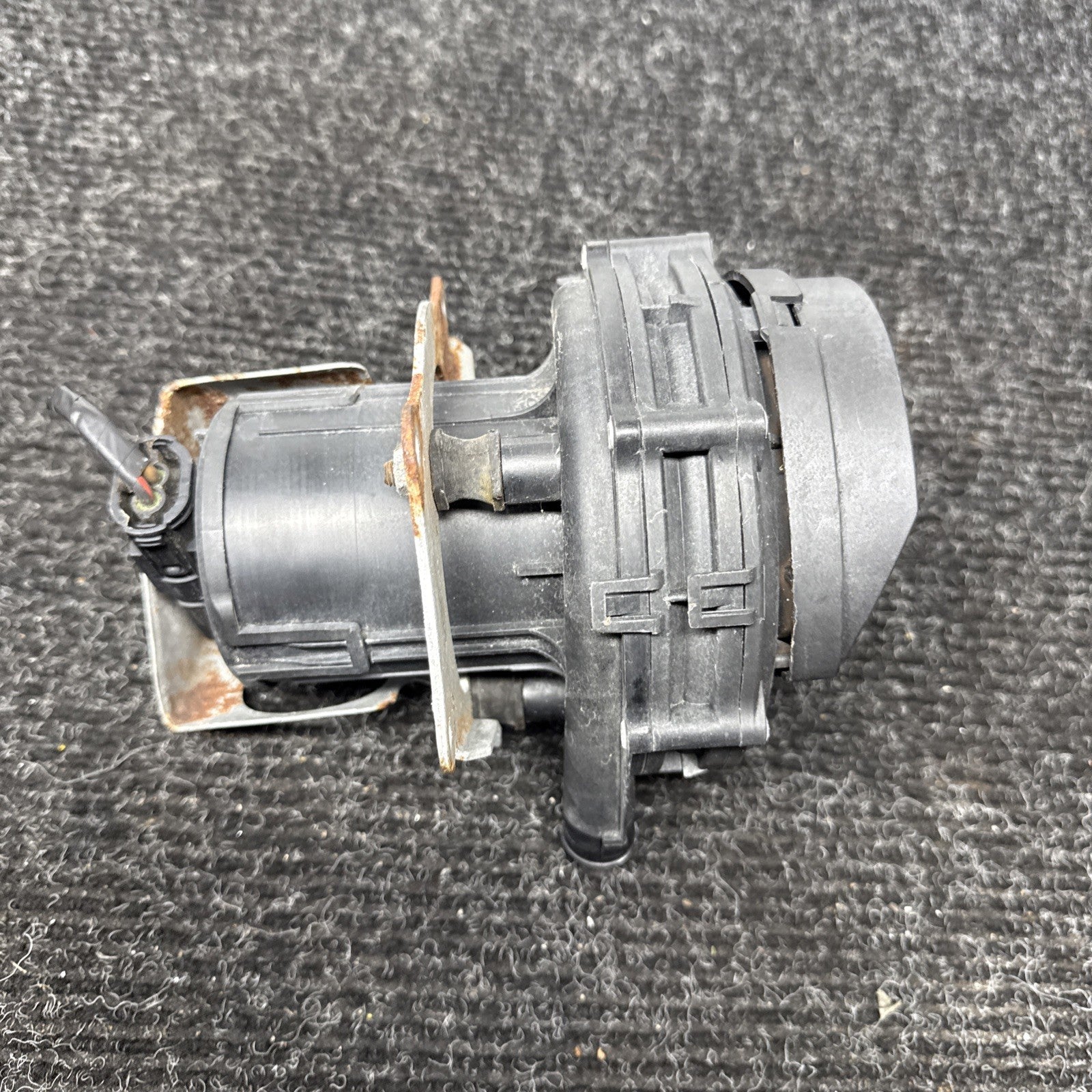 ☑️ 2000-2005 BMW E46 E46 323i 325i 328i 330i secondary air pump OEM 1435364