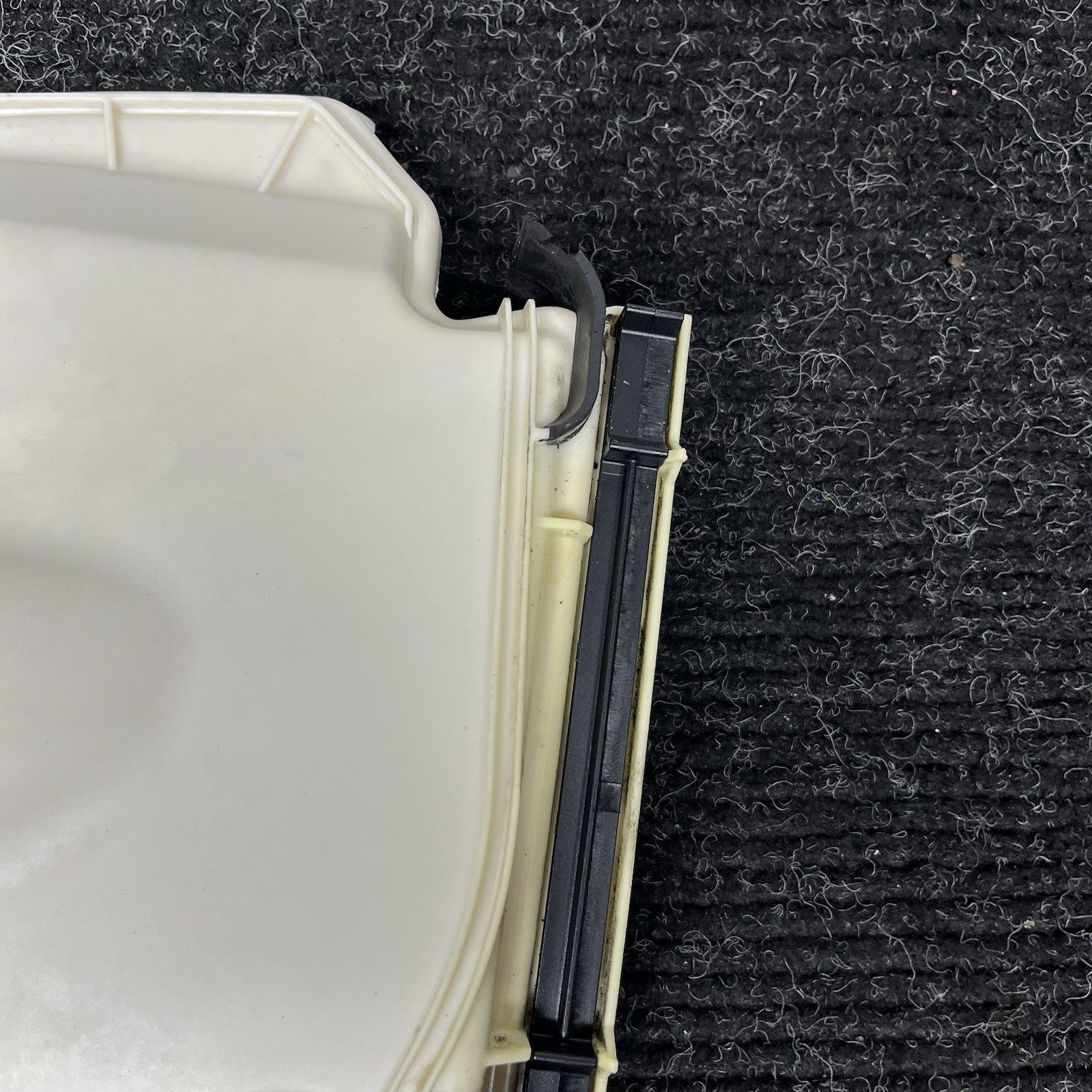 ☑️ BMW E88 E82 E90 E92 E84 DME ECU Electronic Computer Box Top Cover Housing OEM