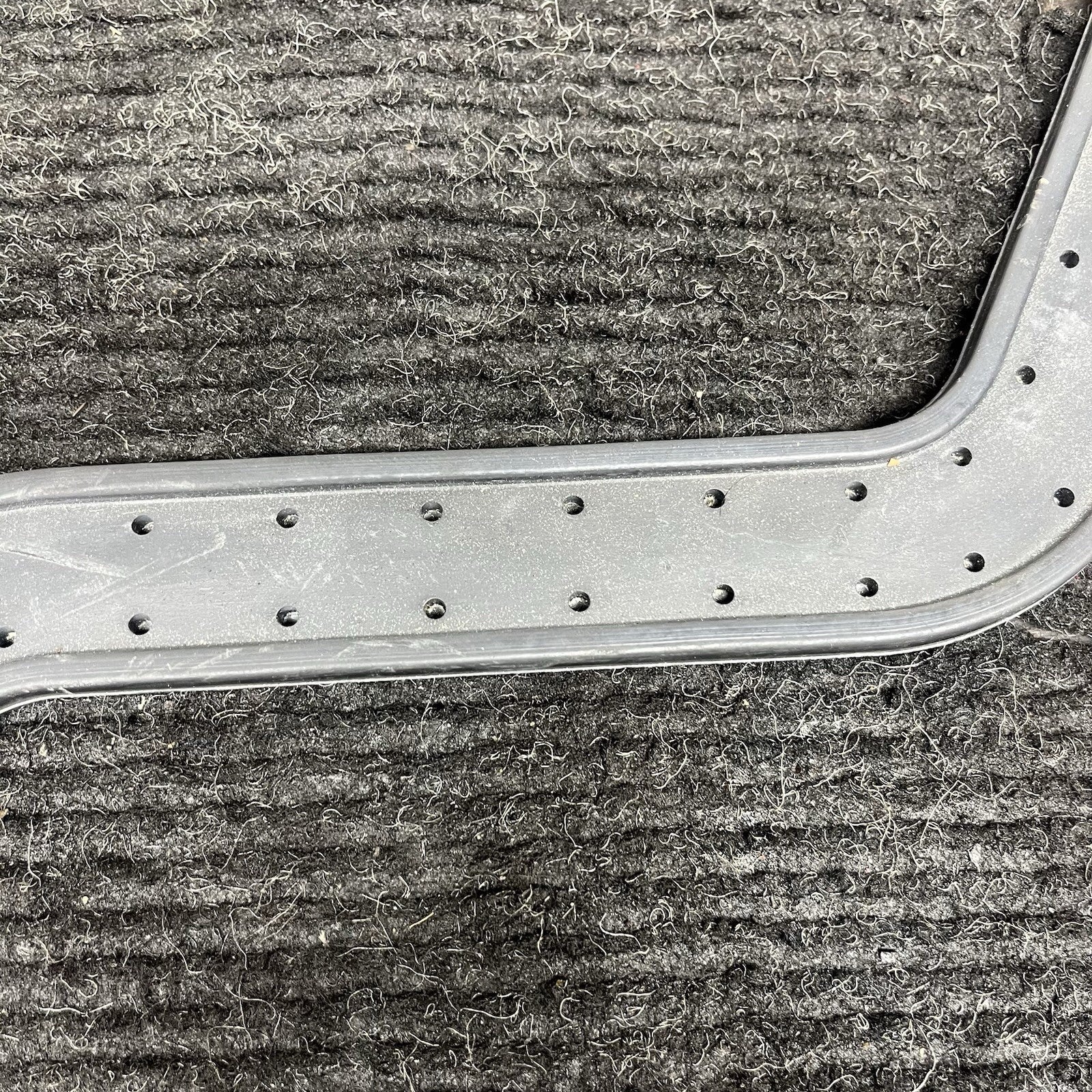 ☑️ 2008-2013 BMW 128i 135i Coupe Battery Protection Bar Bracket Holder Tie OEM