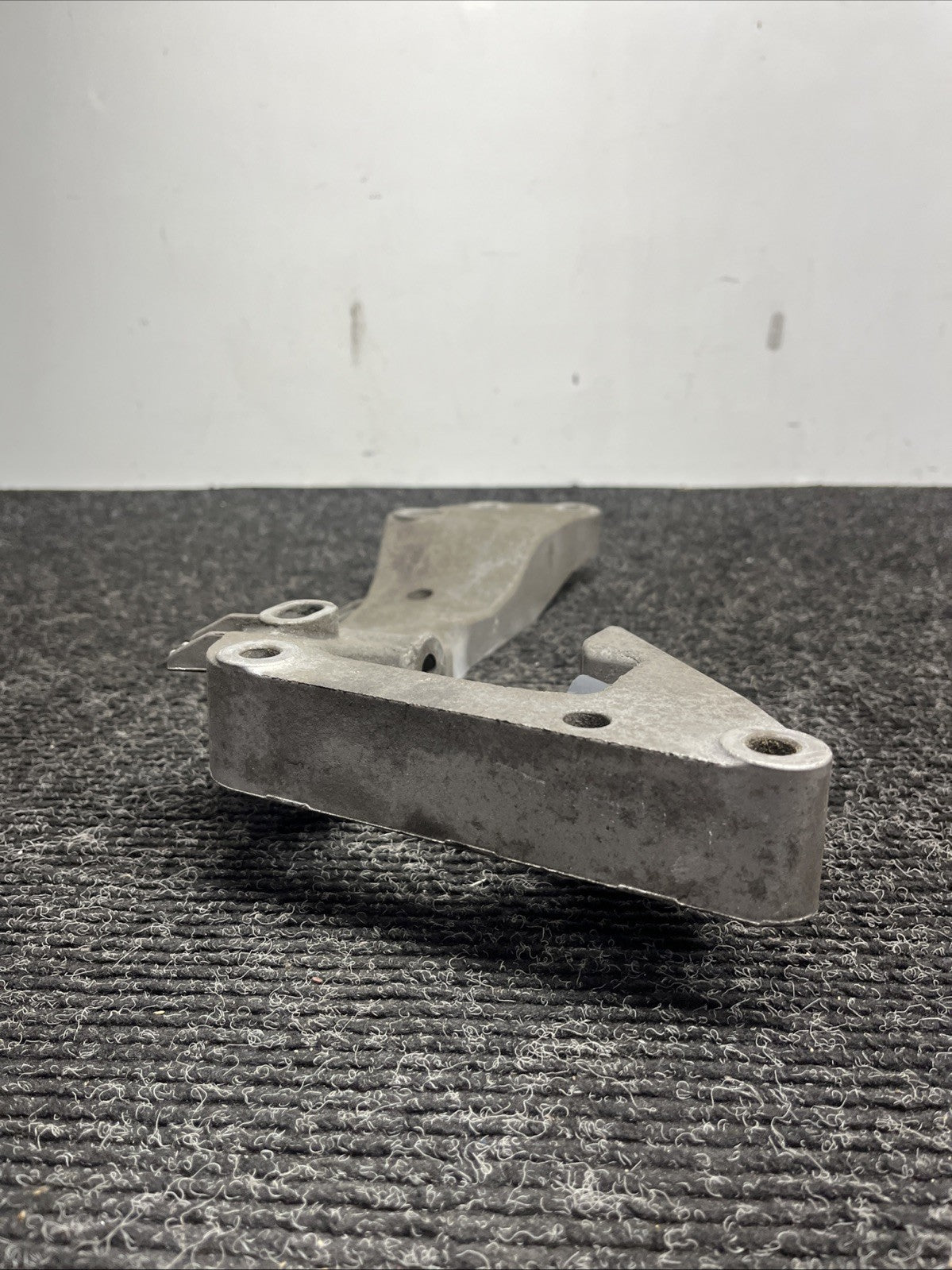 ☑️ 06-19 BMW E92 F30 F32 328XI 335XI 428XI AWD Transmission Mounting Bracket OEM