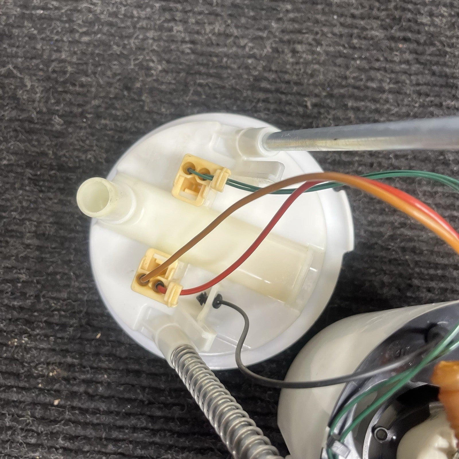 ☑️ 06-13 BMW E82 E88 E90 E91 E92 E93 135I 335I Fuel Pump OEM