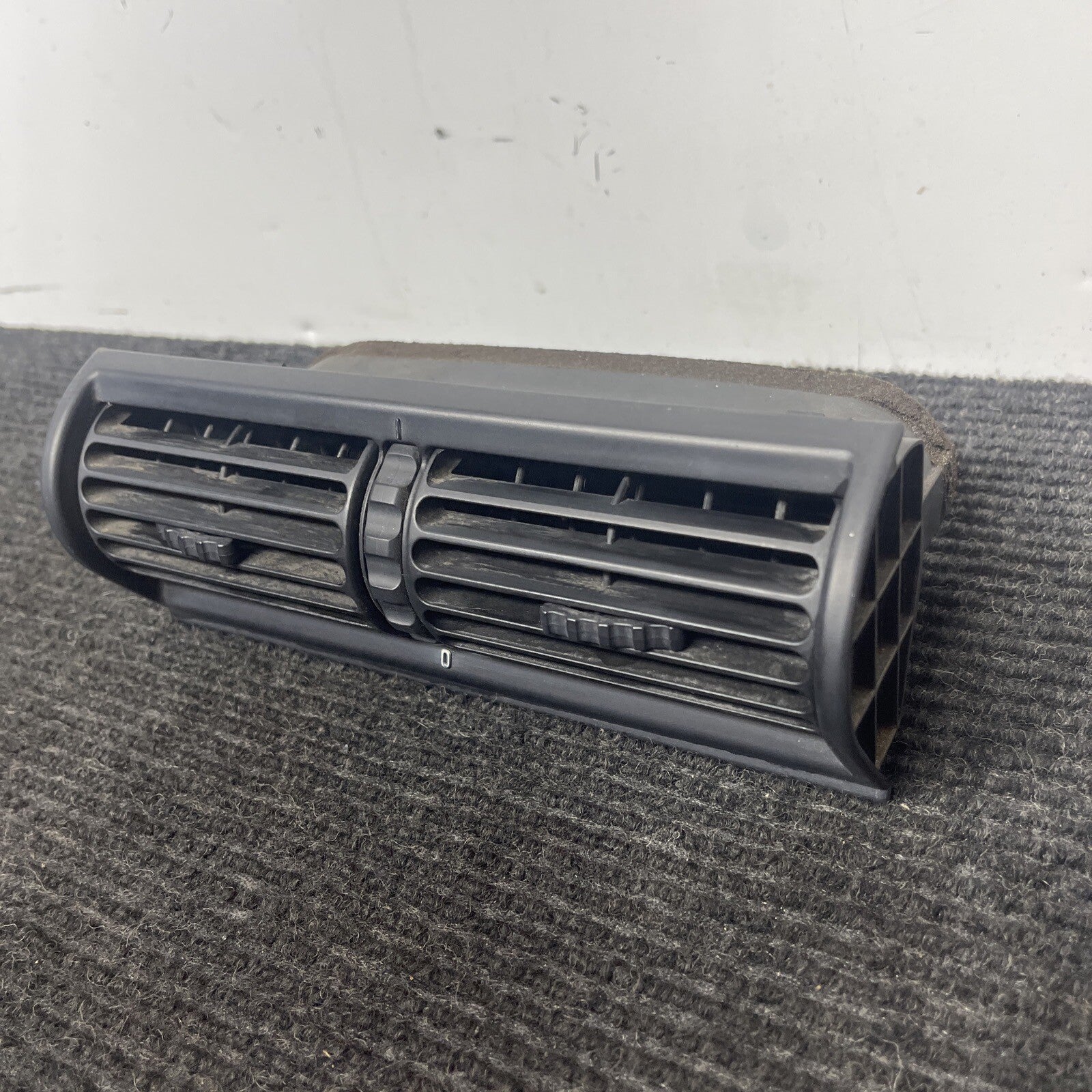 ☑️ 96-02 BMW Z3 FRONT CENTER CONSOLE DASHBOARD CENTER AIR VENT OEM