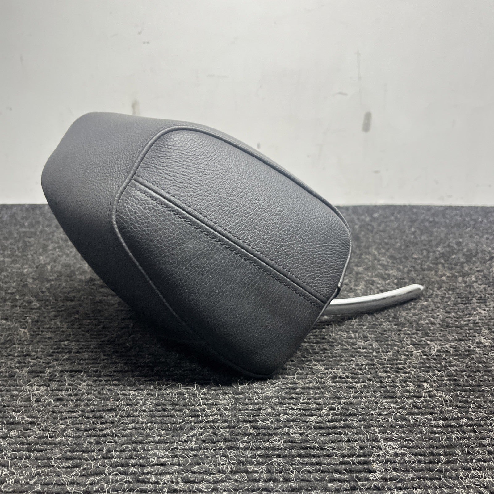 ☑️ 2007-2013 OEM BMW 328i 335i E90 E91 Front Head Rest Black Leather Set