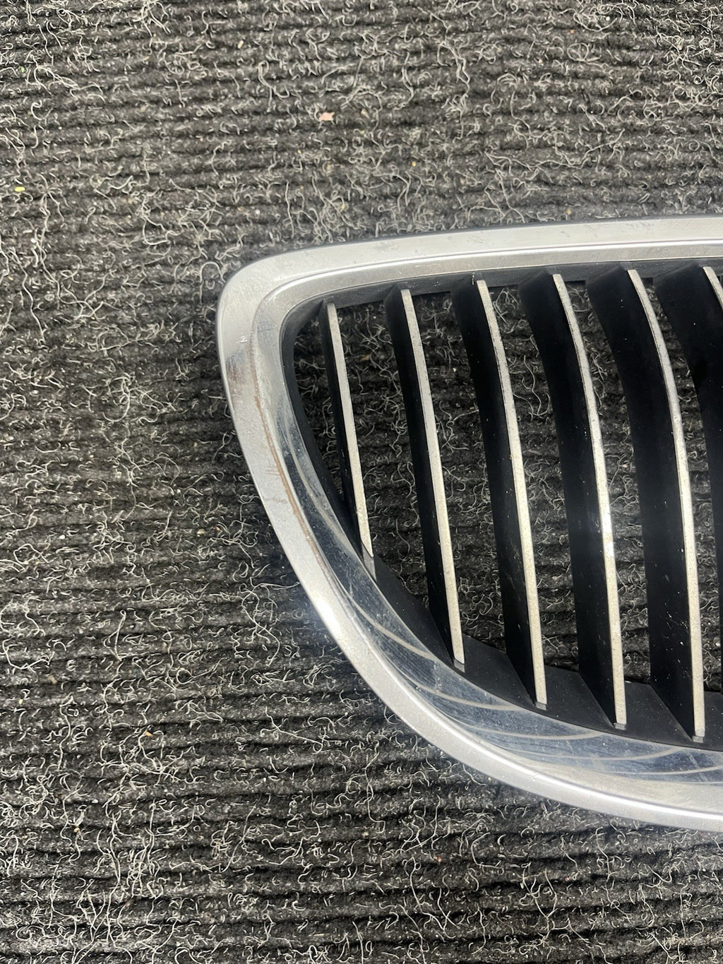 ☑️ 06-10 BMW 328 335 E92 FRONT RIGHT PASSENGER BUMPER KIDNEY GRILLE CHROME OEM
