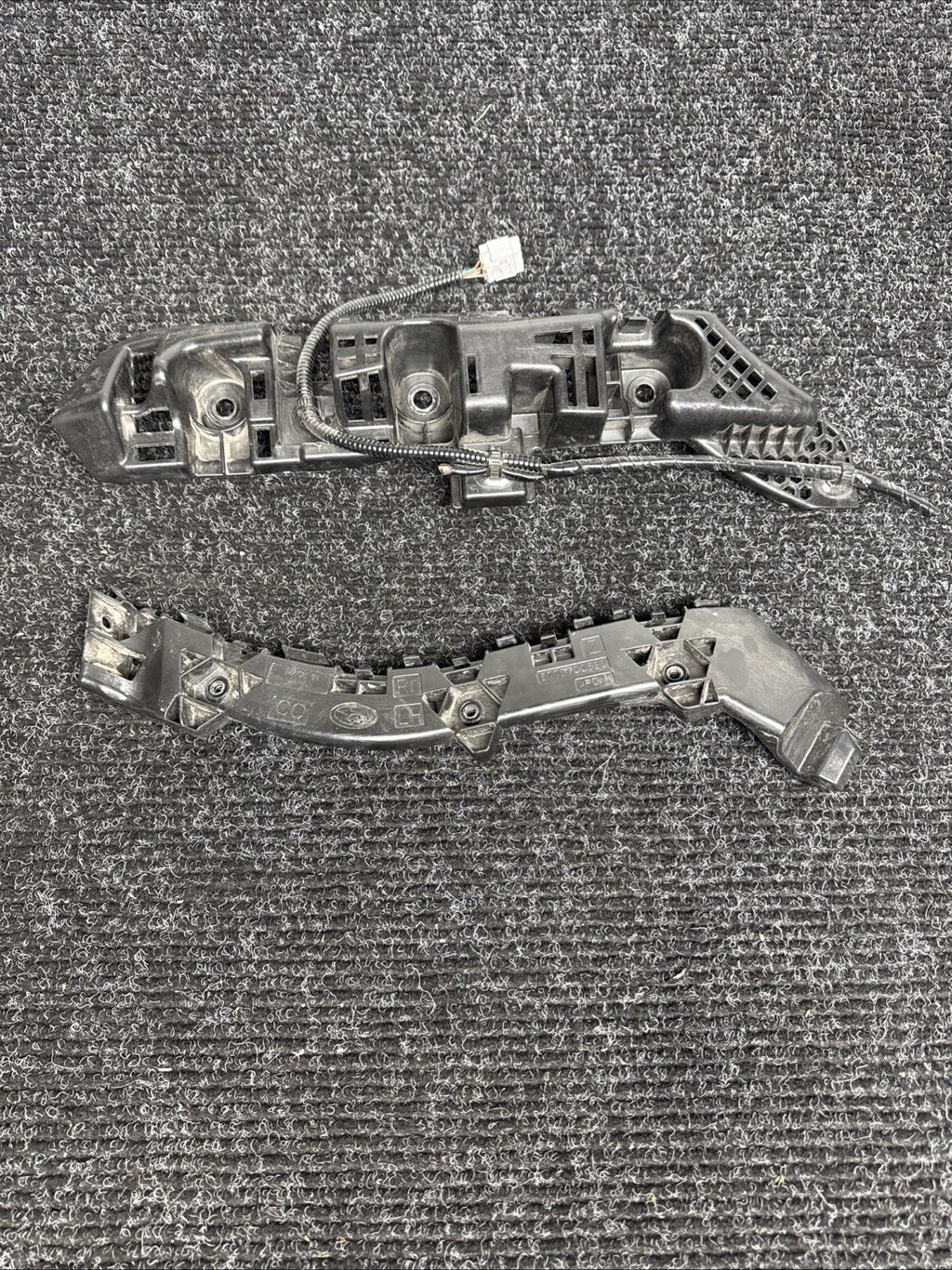 ☑️ 2022-2024 SUBARU BRZ TOYOTA GR86 REAR BUMPER LEFT DRIVER RETAINER BRACKET OEM