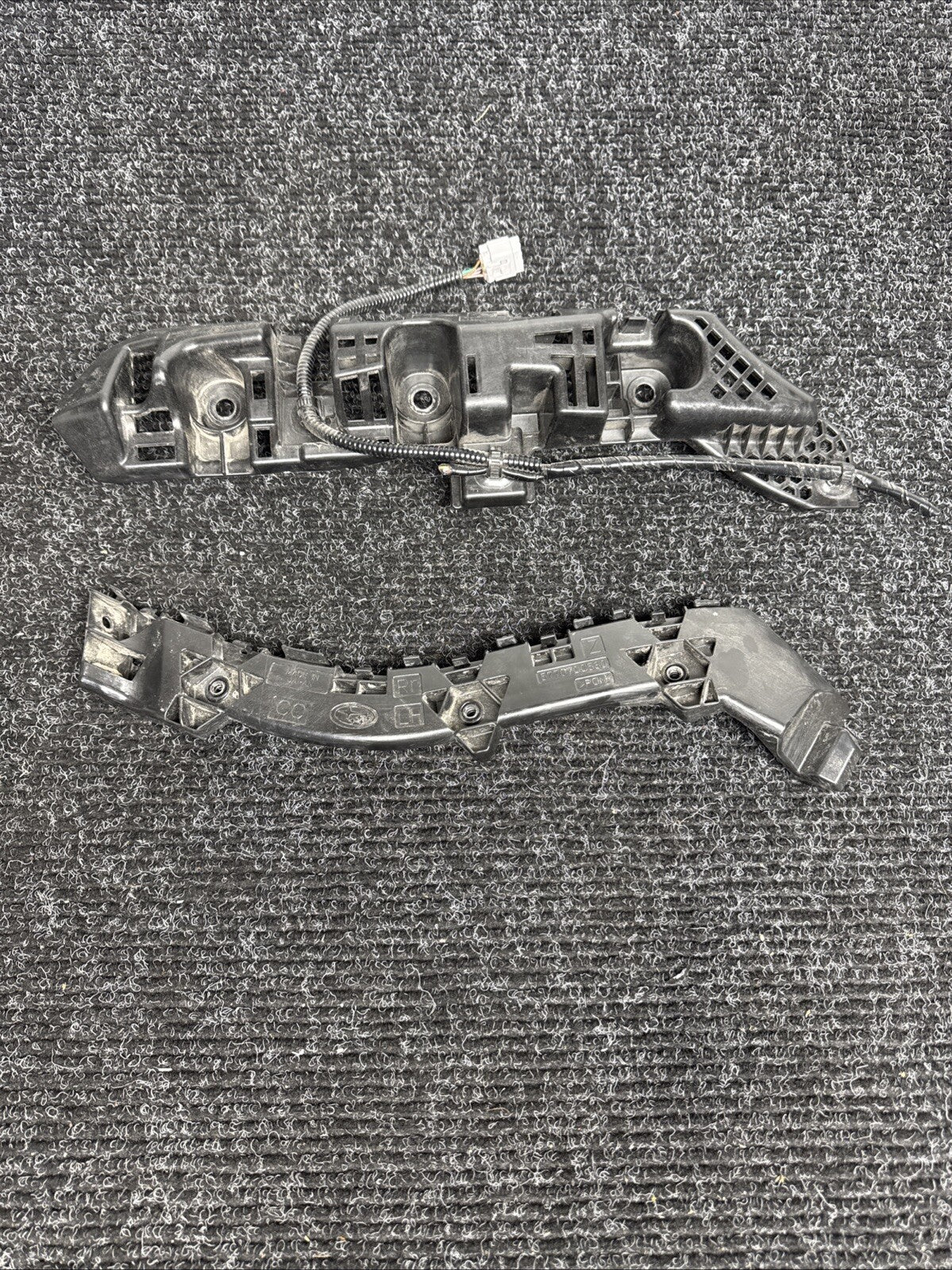 ☑️ 2022-2024 SUBARU BRZ TOYOTA GR86 REAR BUMPER LEFT DRIVER RETAINER BRACKET OEM