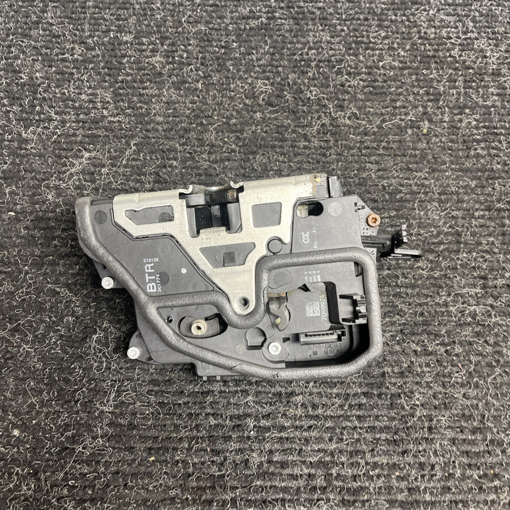 ☑️ OEM BMW E82 E90 F23 F30 F32 E60 F01 M4 X6 REAR RIGHT Door Lock Latch Actuator