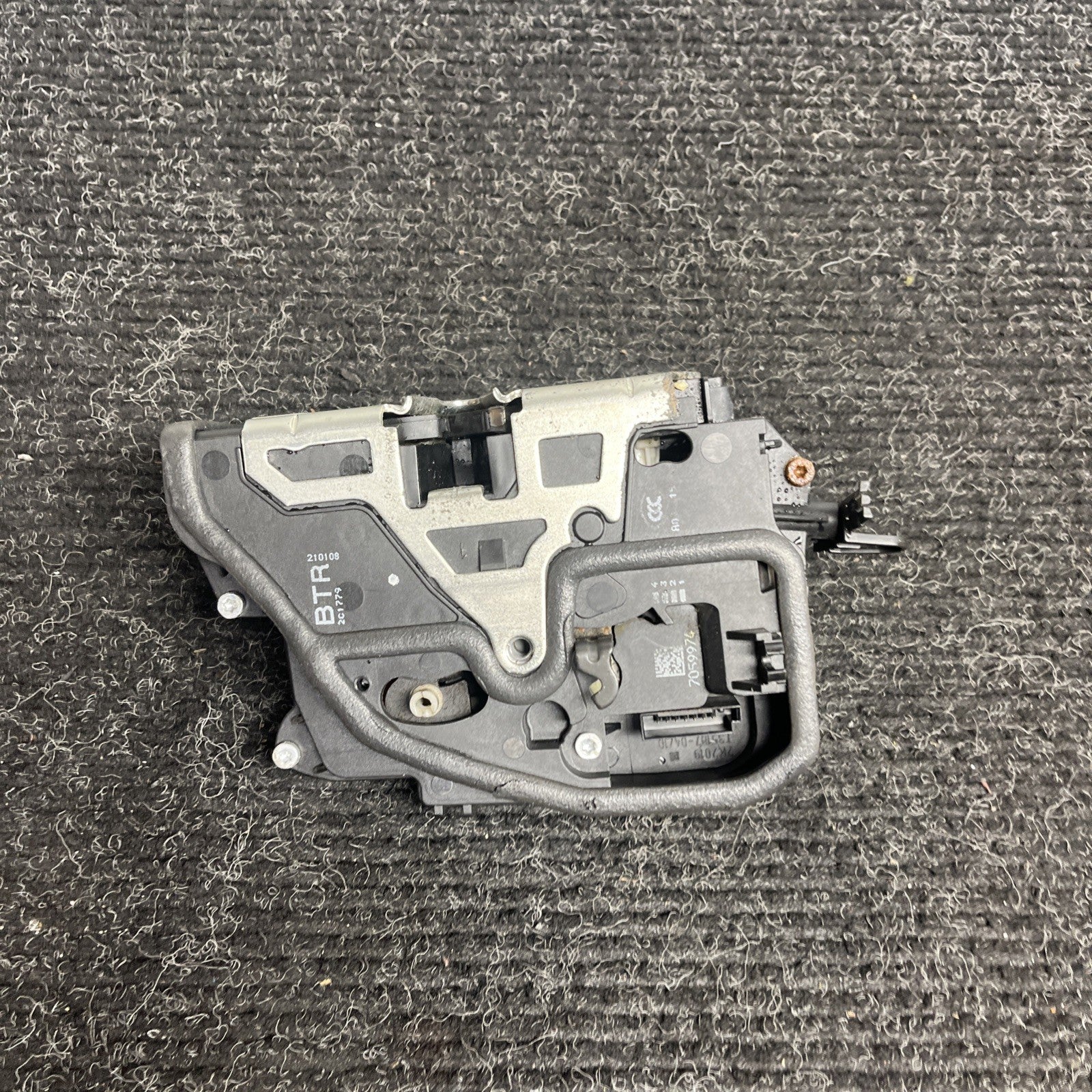 ☑️ OEM BMW E82 E90 F23 F30 F32 E60 F01 M4 X6 REAR RIGHT Door Lock Latch Actuator