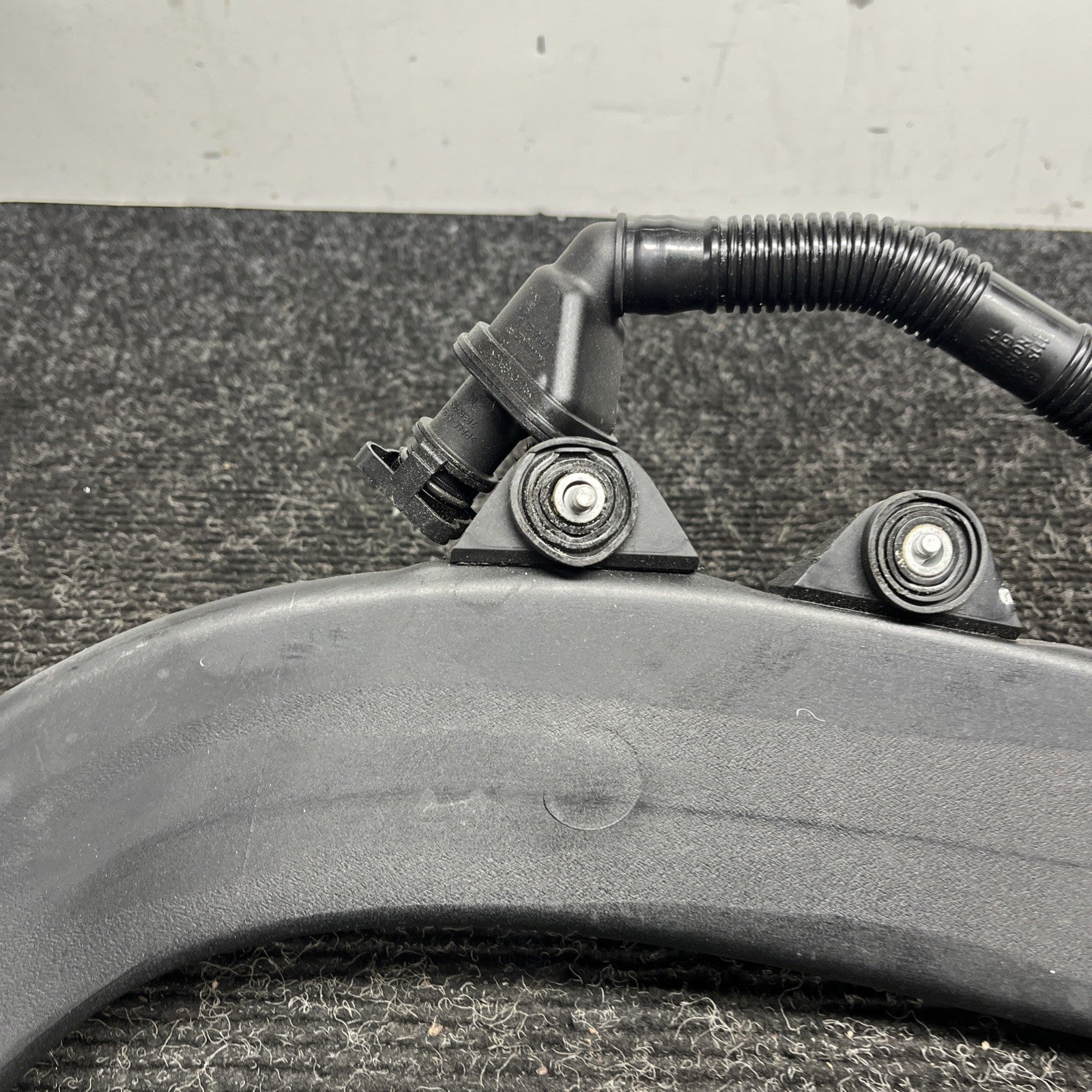 ☑️ 07-13 BMW 335i ENGINE TURBO INTAKE CHARGE INDUCTION PIPE TUBE OEM 7600028