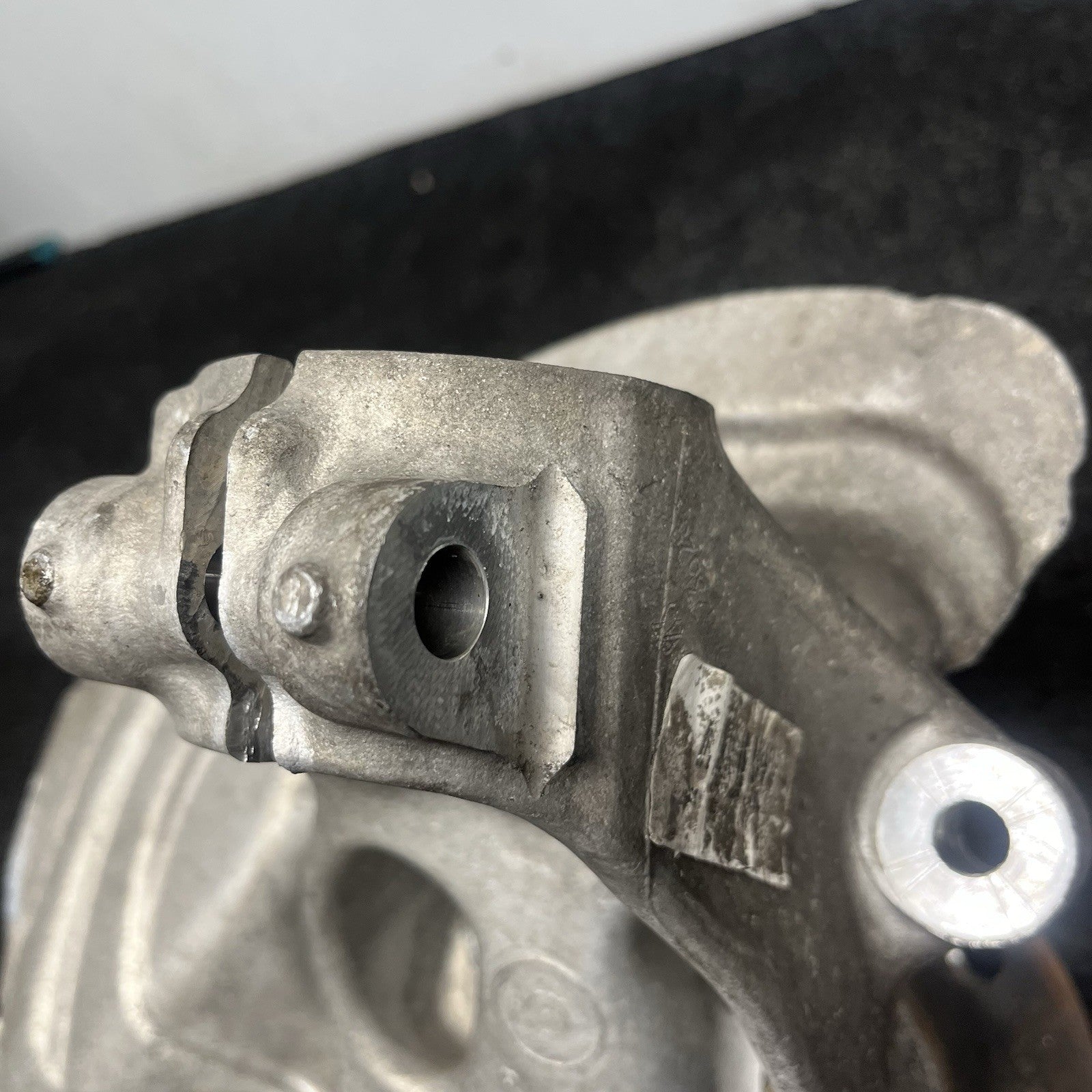 ☑️ 14-17 BMW F22 F23 M235i Front Right Passenger Spindle Knuckle Hub RWD OEM