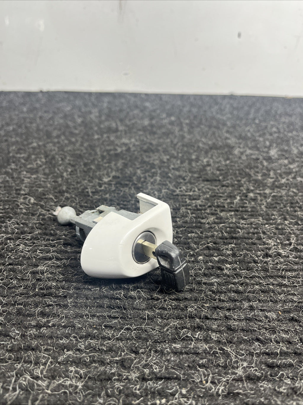 ☑️ 07-13 OEM BMW E92 E93 M3 Left Driver Door Lock Key Cylinder Mechanism White