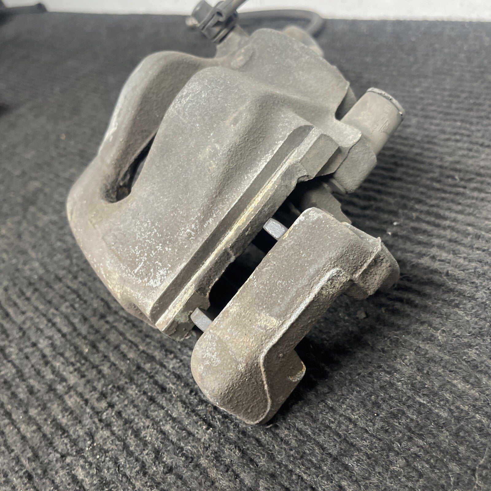 ☑️ BMW E36 E46 E85 Z3 Z4 Front Left & Right Brake Caliper Housing Shoe Set OEM
