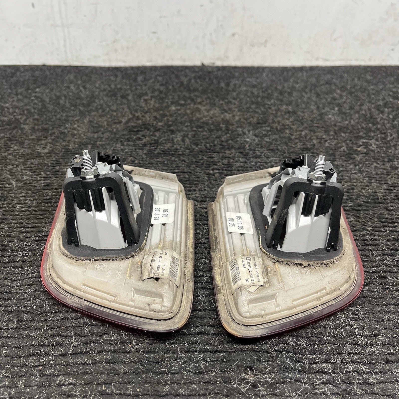☑️ 2007-2010 BMW E92 328i 335i COUPE INNER TAIL LIGHT PAIR PRE-LCI OEM NOTE
