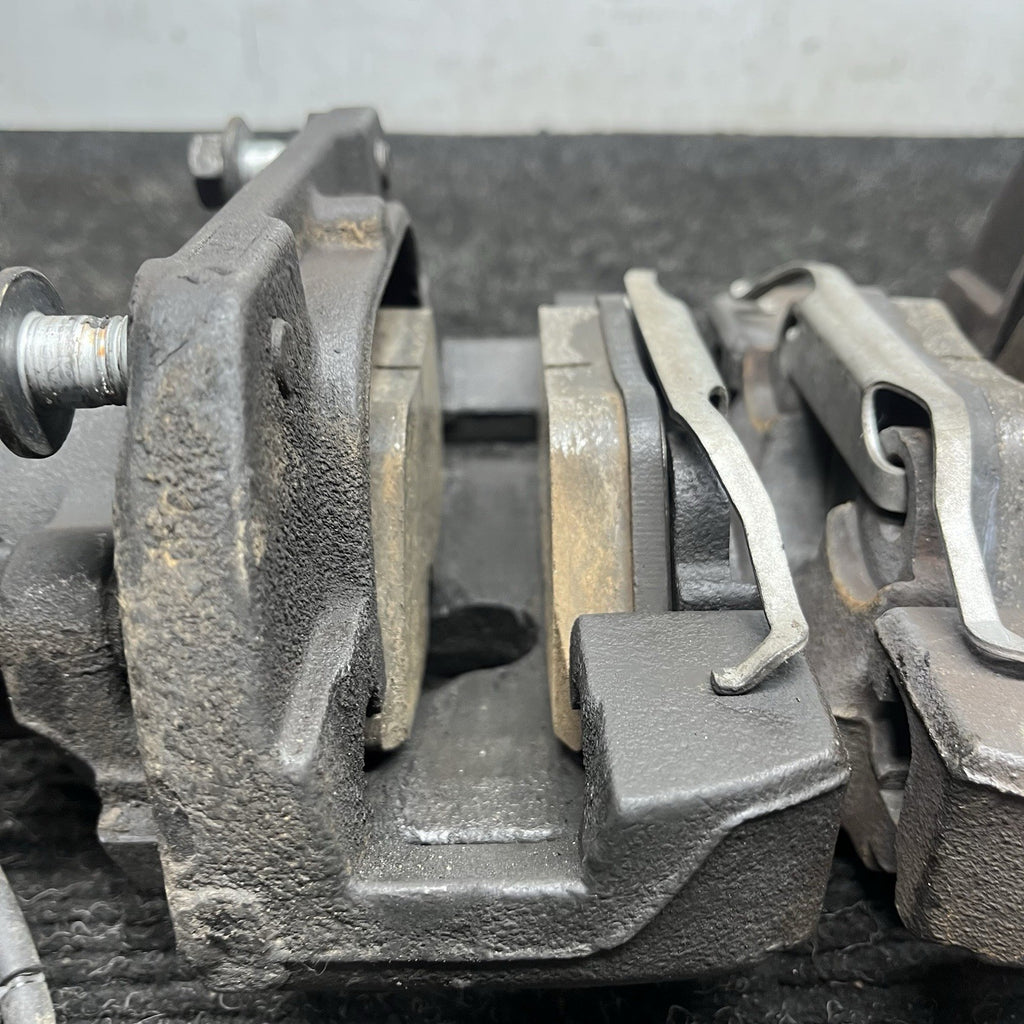 ☑️ 06-08 BMW E85 Z4 N52 3.0si RWD SET OF 2 FRONT LEFT & RIGHT BRAKE CALIPER OEM