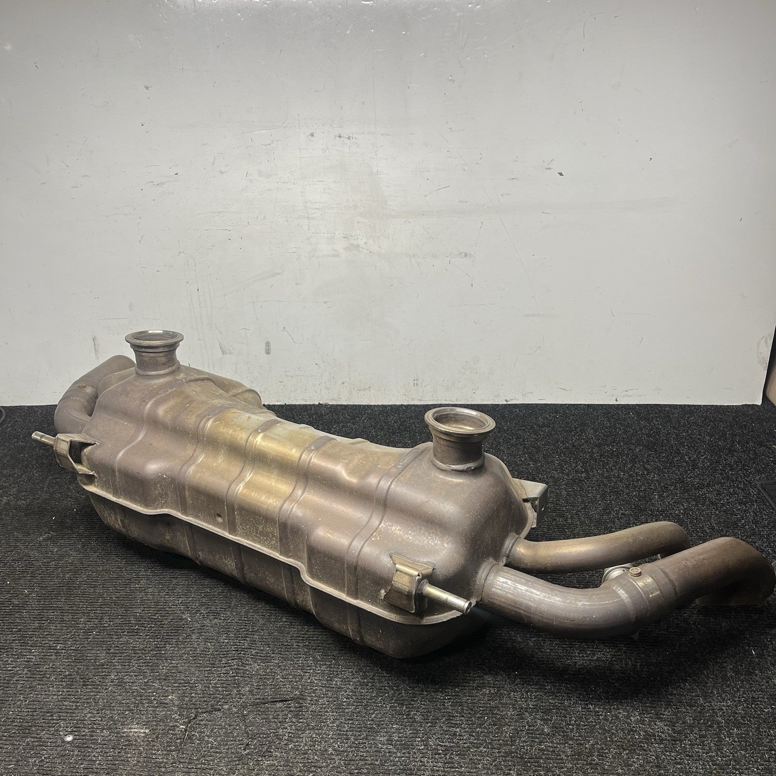 ☑️ 2011-2015 Audi R8 4.2L V8 Rear Exhaust Muffler System OEM