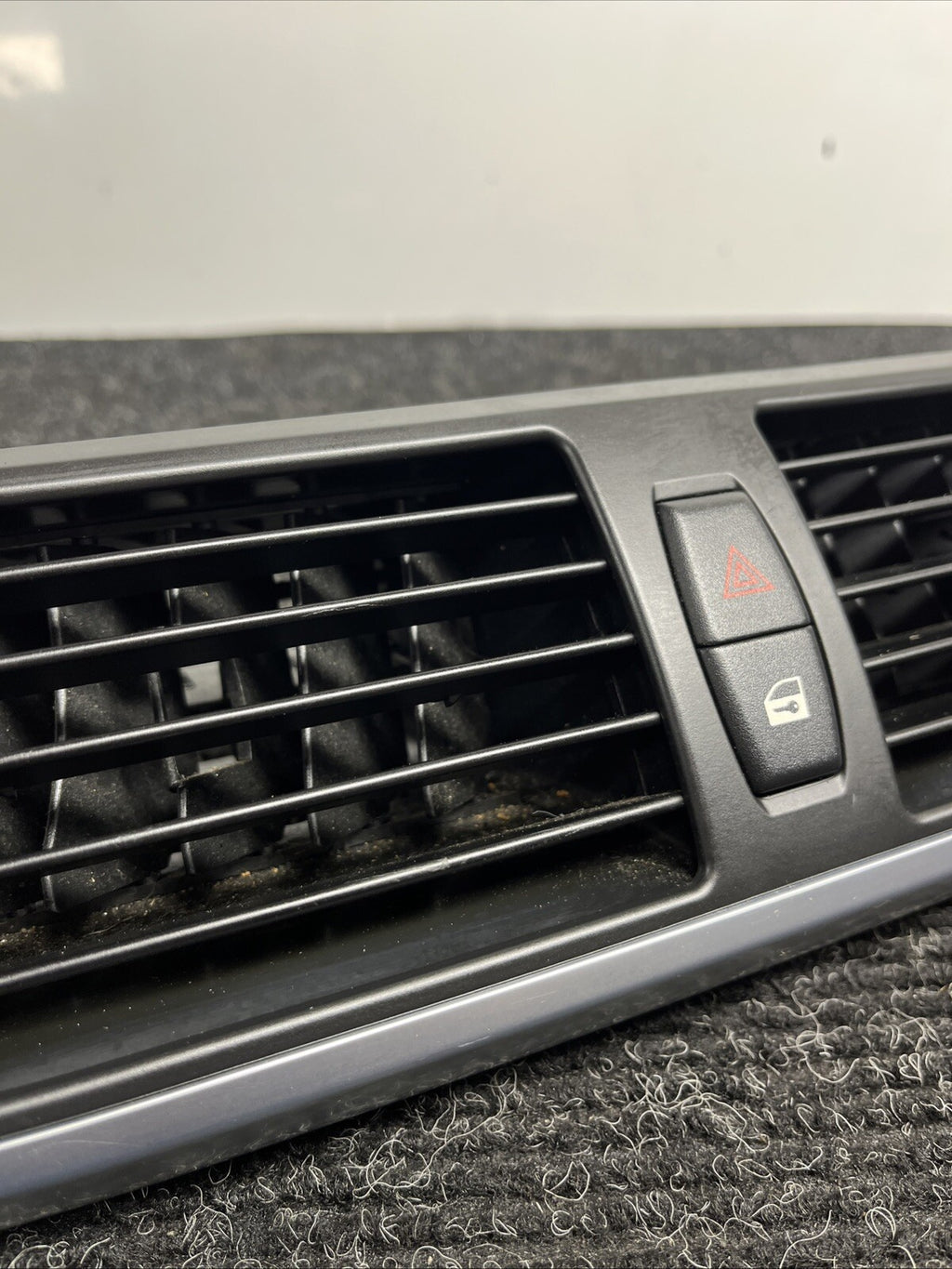☑️ 2010-2013 BMW X5 E70 CENTER DASH HVAC AC AIR VENT GRILLE W/ HAZARD SWITCH OEM