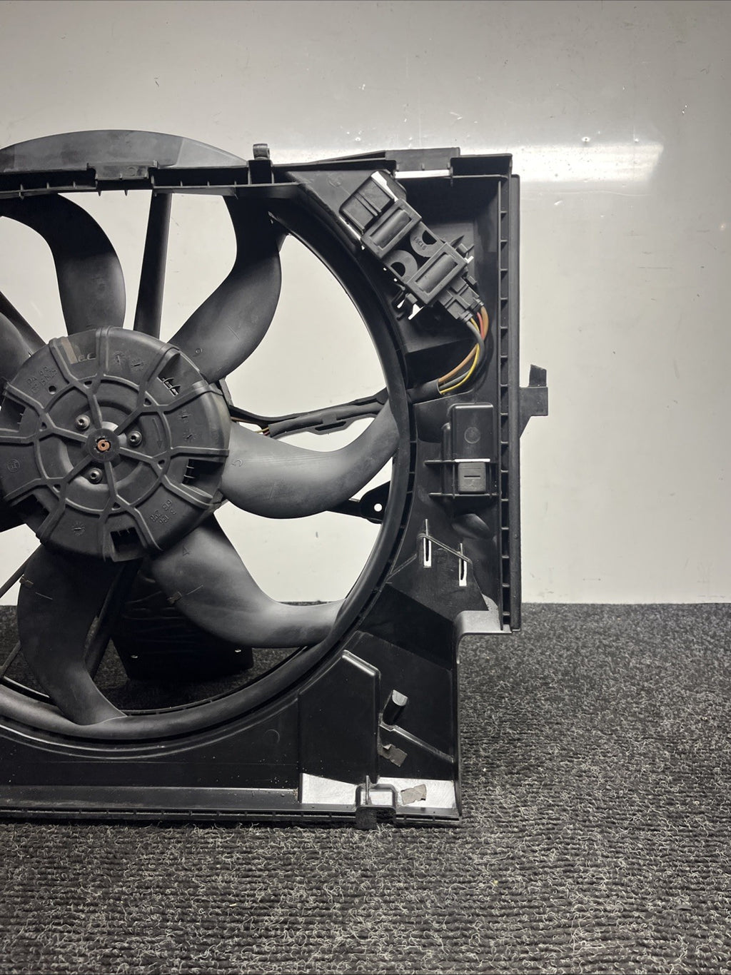 ☑️ 07-13 OEM BMW E88 E90 E92 N54 N55 Engine Radiator Cooling Auxiliary Fan 600W