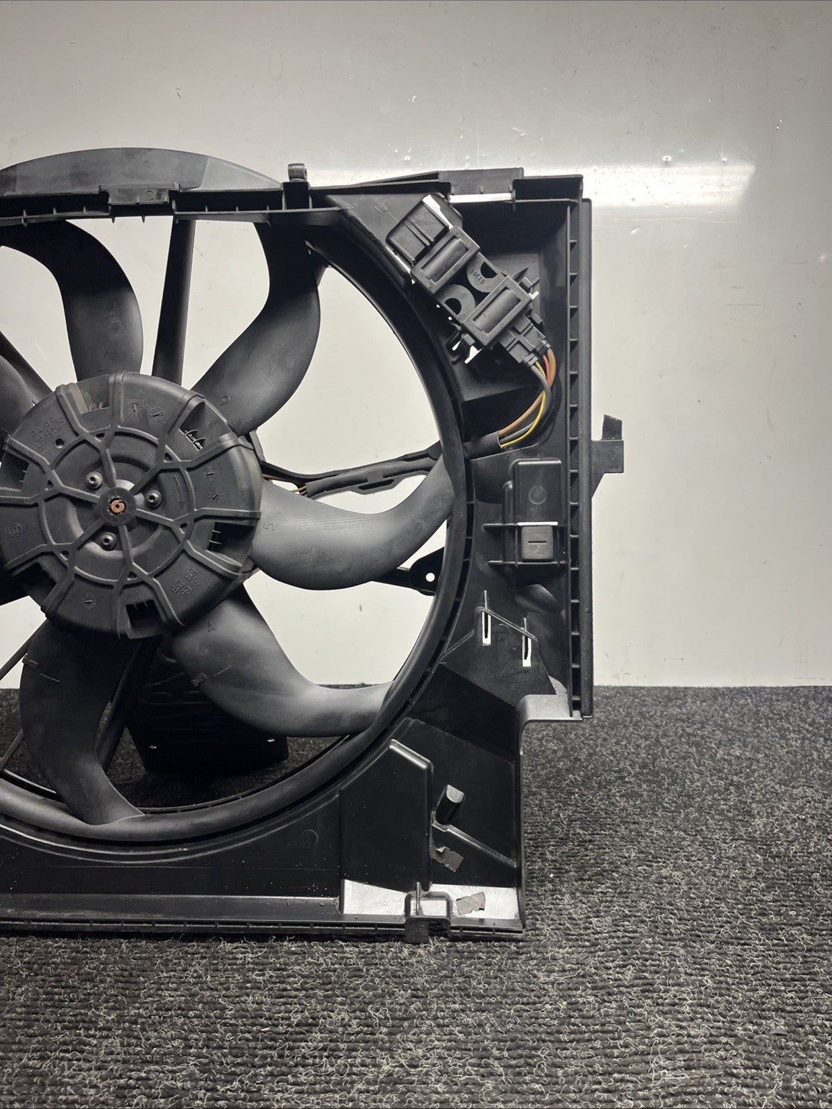 ☑️ 07-13 OEM BMW E88 E90 E92 N54 N55 Engine Radiator Cooling Auxiliary Fan 600W