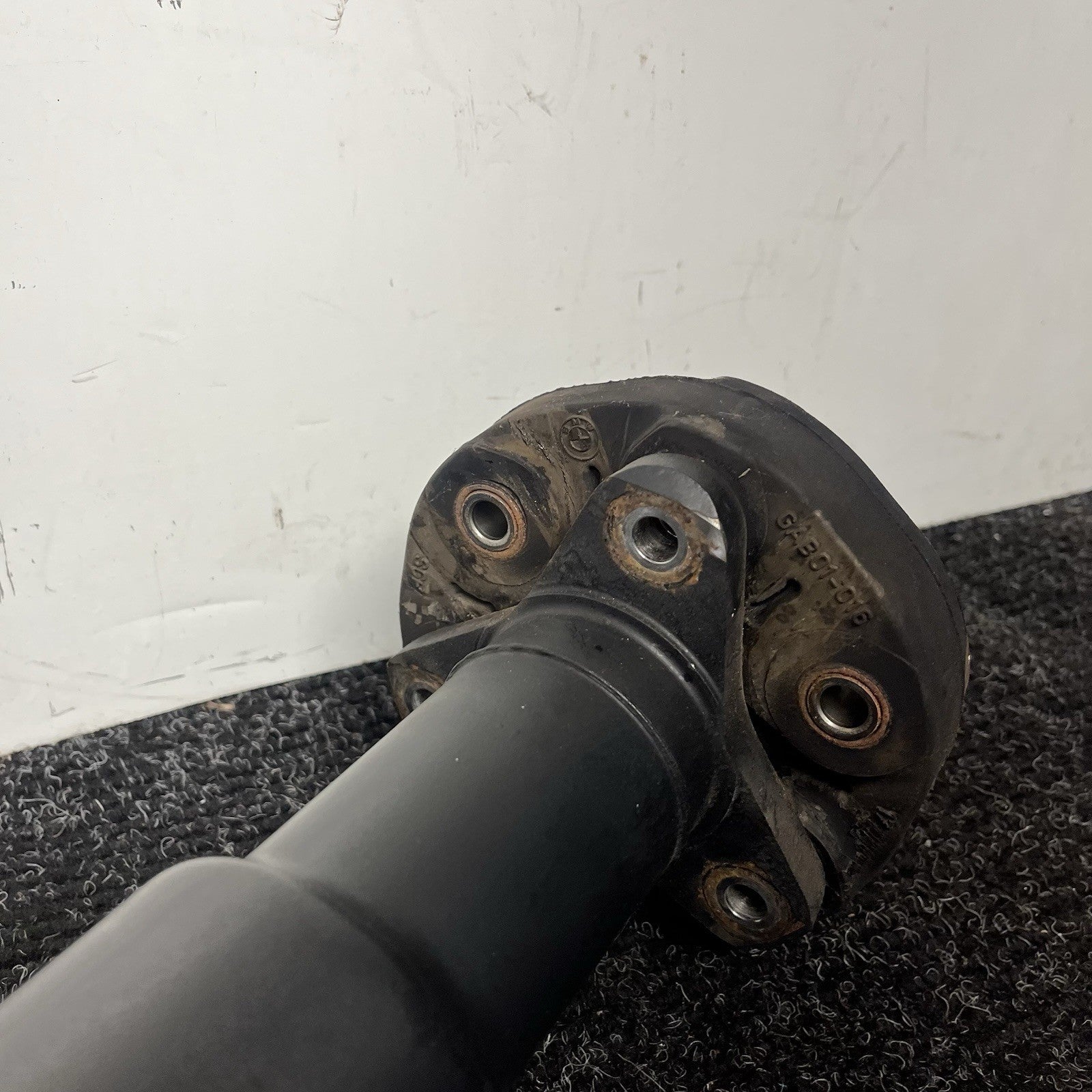 ☑️ 07-13 BMW 328i 328xi E90 X-Drive AWD Rear Drive Shaft Prop Shaft 7573482