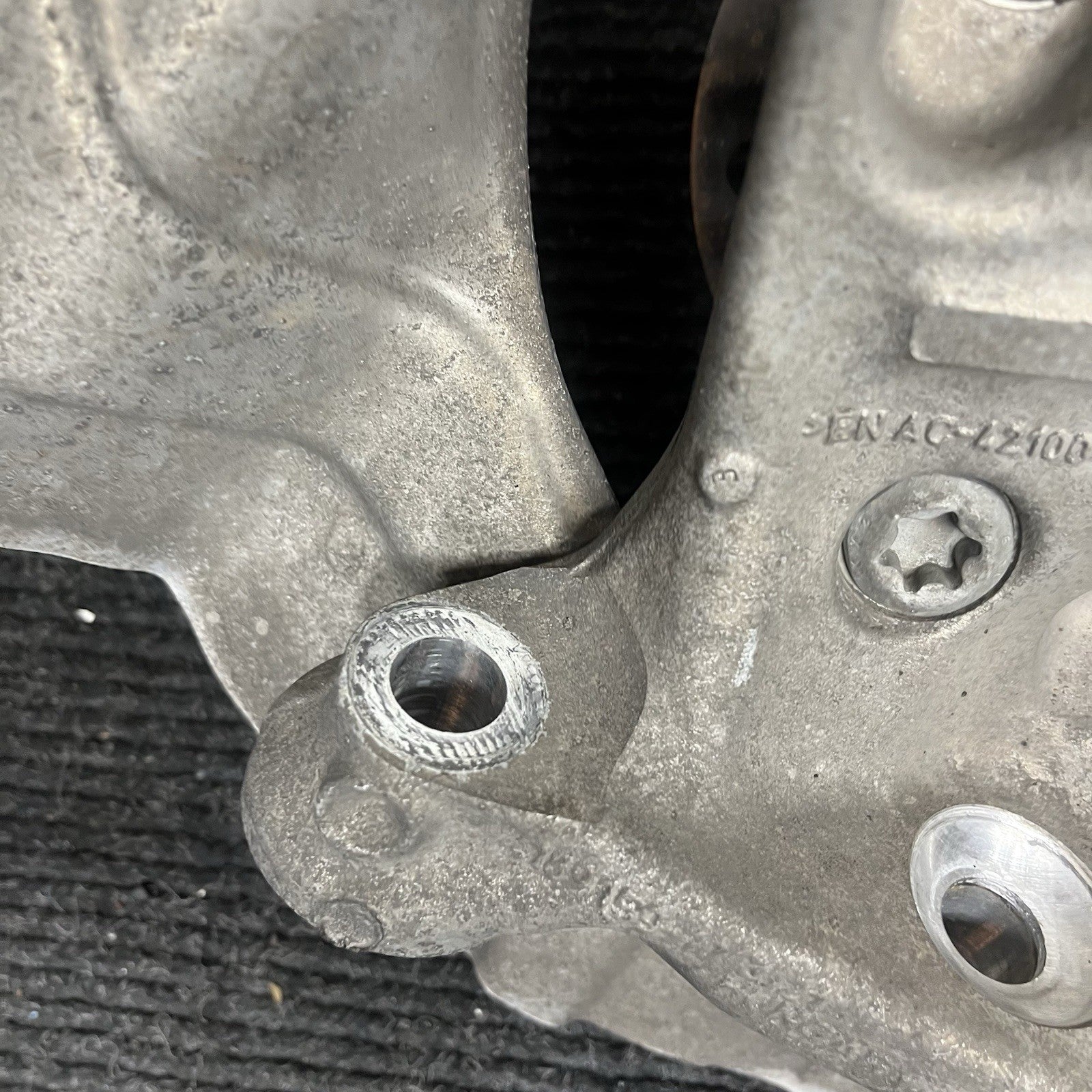 ☑️ 14-17 BMW F22 F23 M235i Front Right Passenger Spindle Knuckle Hub RWD OEM