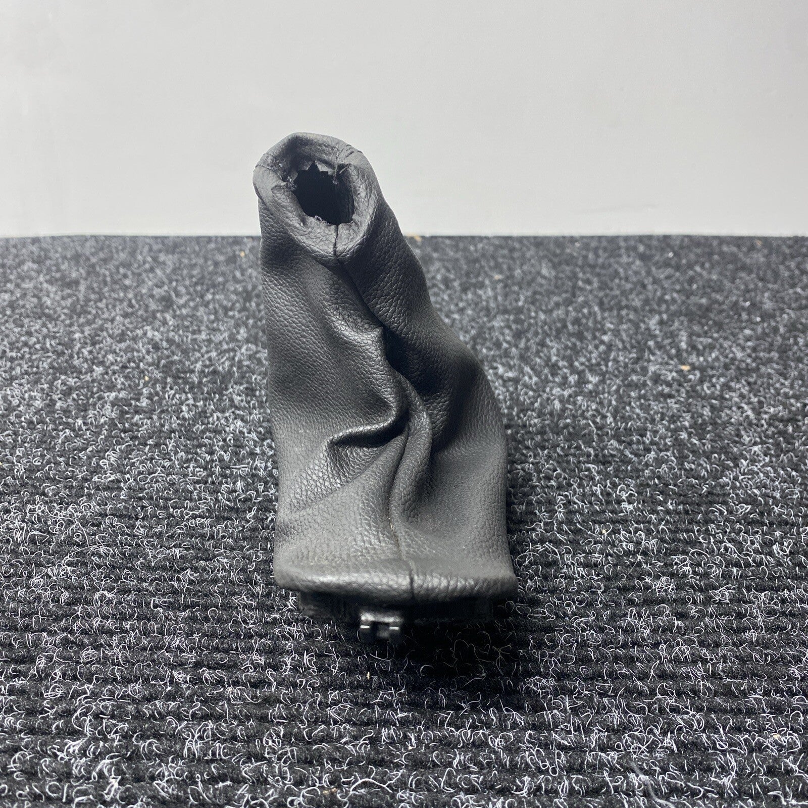 ☑️ 06-13 OEM BMW E90 E92 E93 335 Boot Hand Brake Handle Black 54k