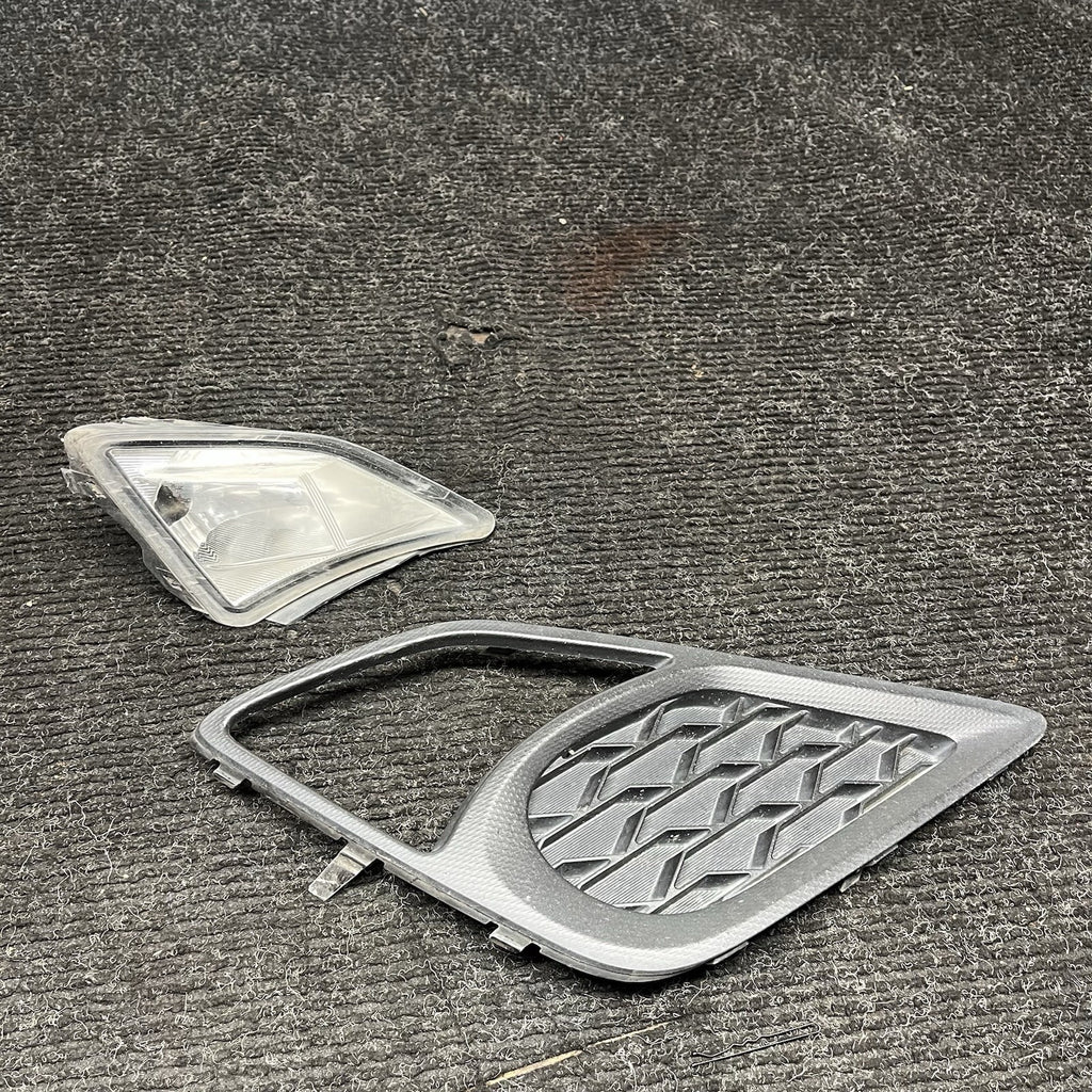 ☑️ 2013-2016 Scion FRS Right Passenger Turn Signal Lamp W/ Trim OEM