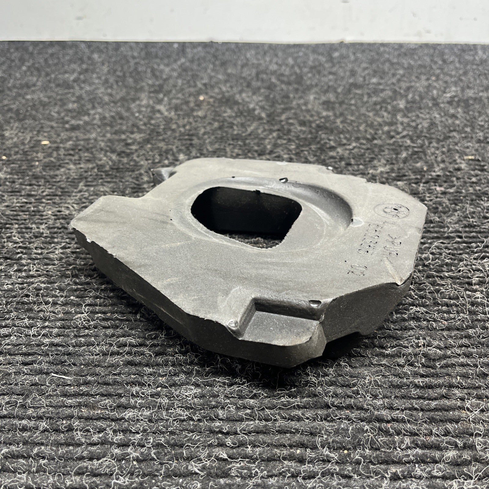 ☑️ 07-13 BMW E82 E89 135 128 N54 N55 MT Shifter Insert Foam Cover OEM